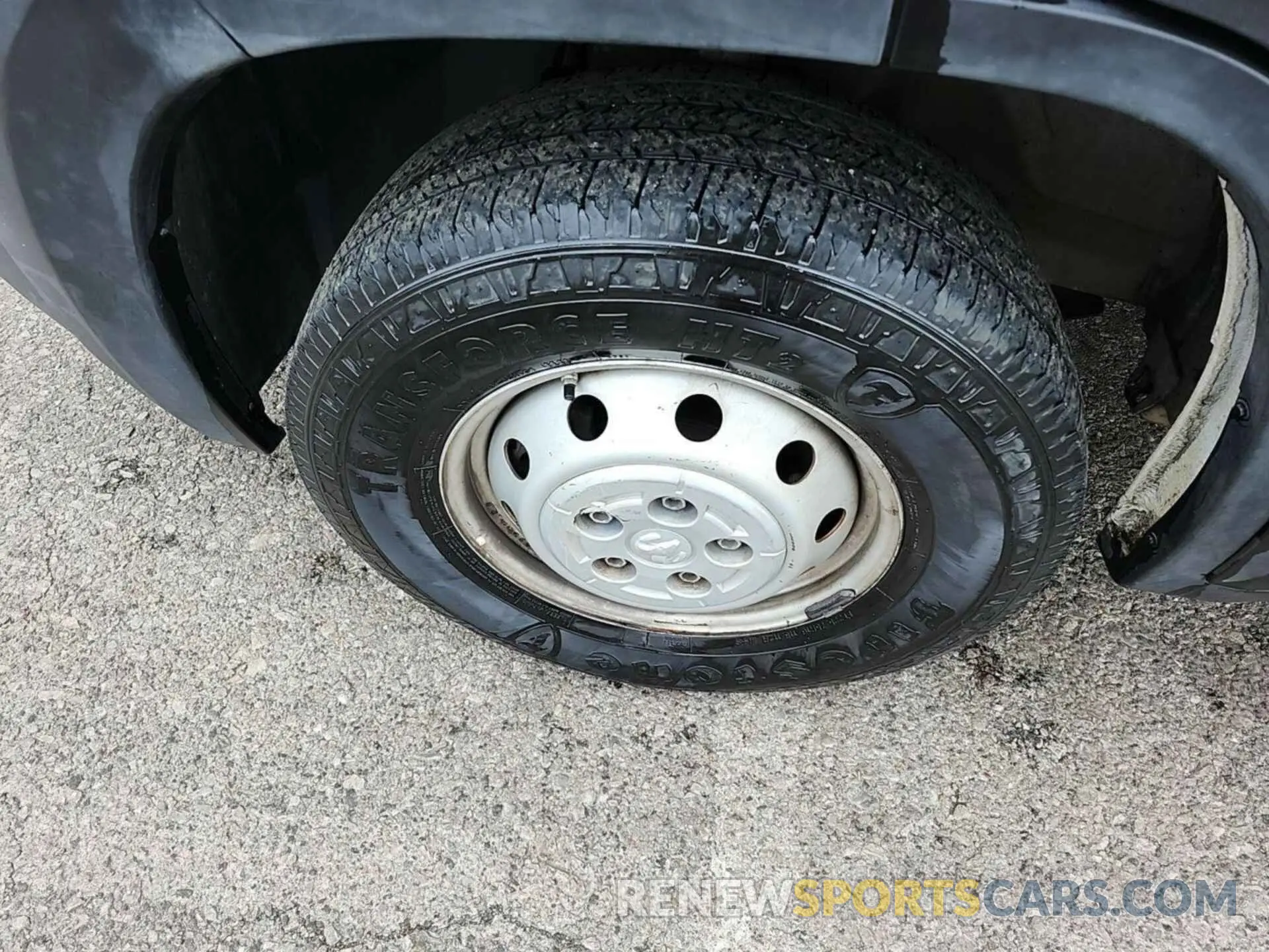 25 Photograph of a damaged car 3C6TRVCG2KE522929 RAM PROMASTER 2500 2019