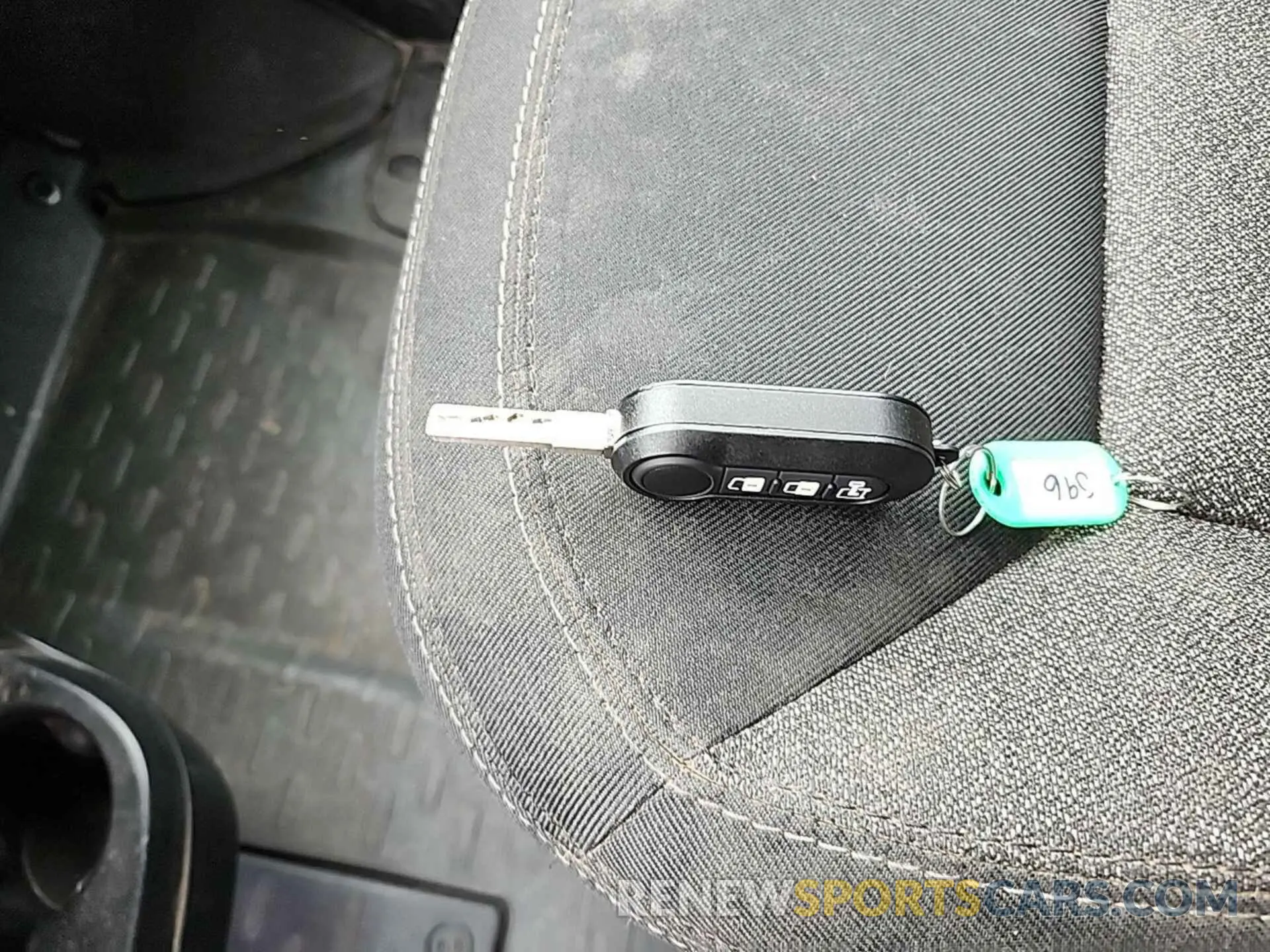 4 Photograph of a damaged car 3C6TRVCG2KE522929 RAM PROMASTER 2500 2019