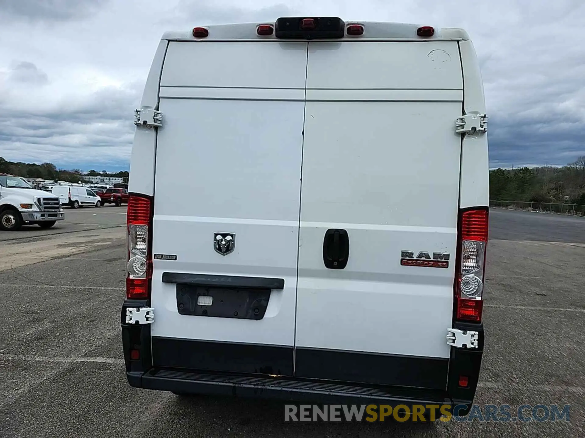 7 Photograph of a damaged car 3C6TRVCG2KE522929 RAM PROMASTER 2500 2019