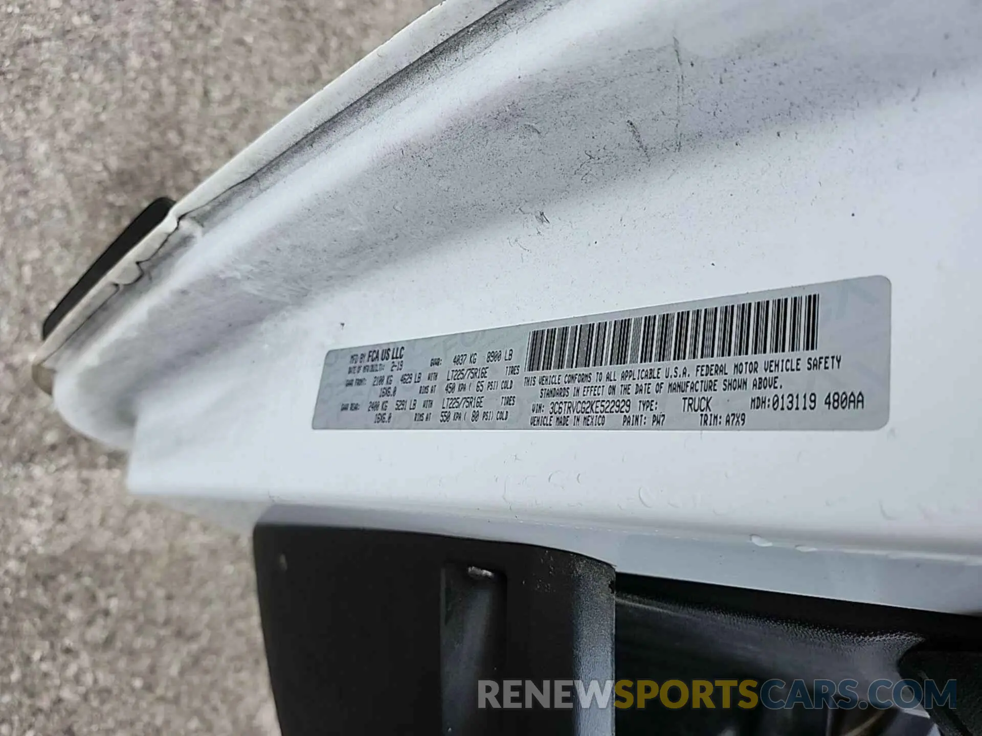 9 Photograph of a damaged car 3C6TRVCG2KE522929 RAM PROMASTER 2500 2019