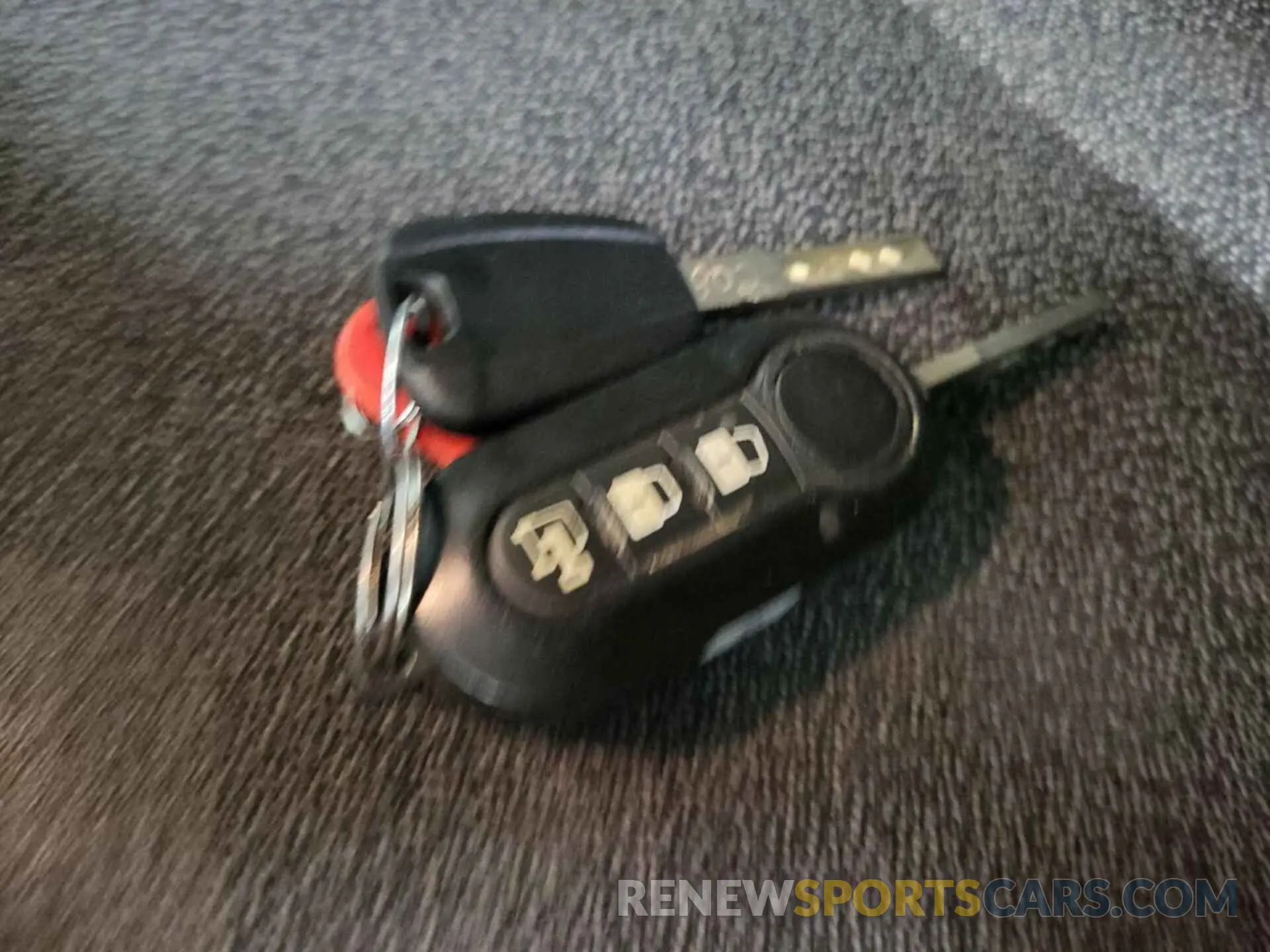 18 Photograph of a damaged car 3C6TRVCG6KE511416 RAM PROMASTER 2500 2019