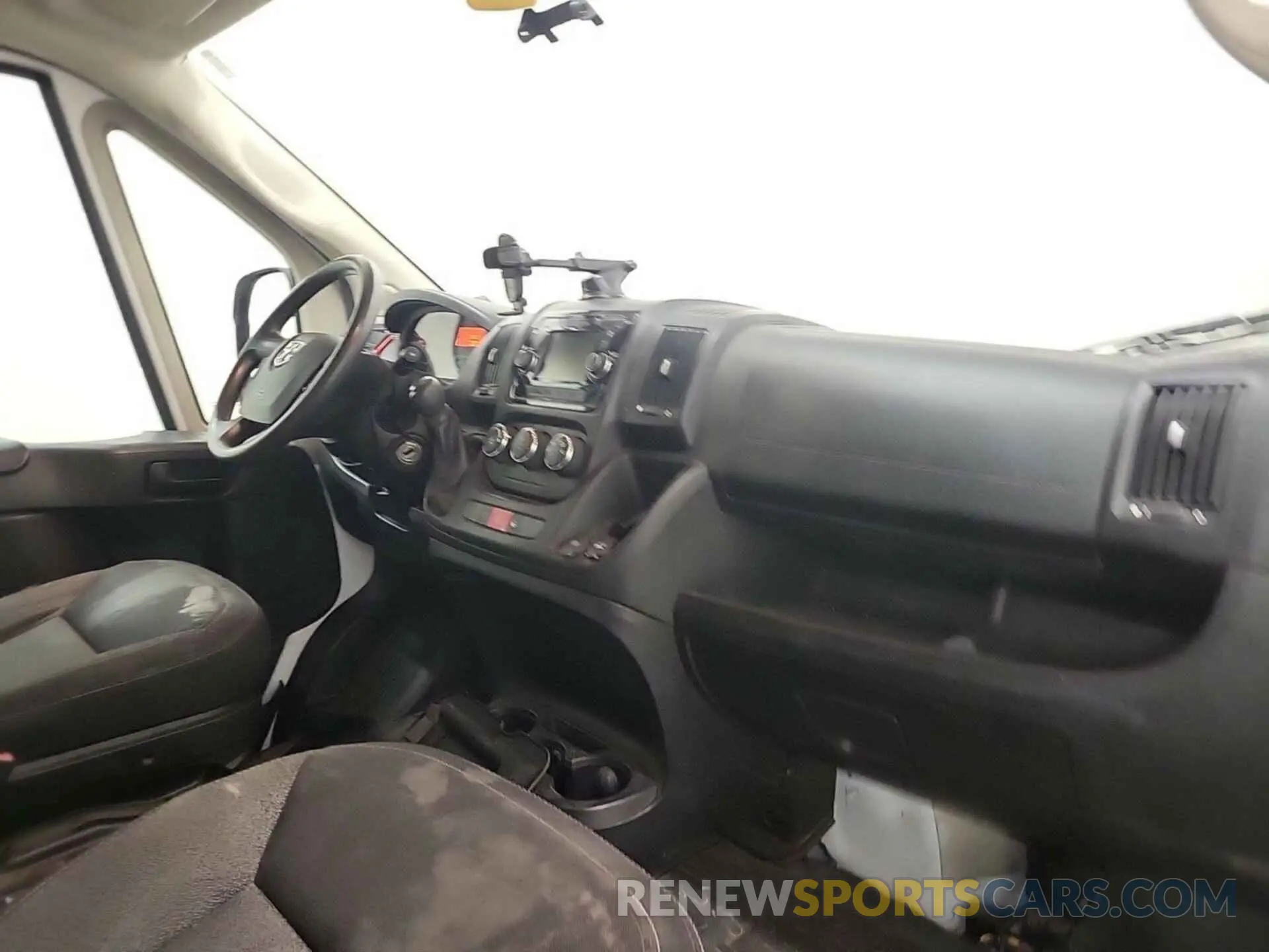 2 Photograph of a damaged car 3C6TRVCG6KE511416 RAM PROMASTER 2500 2019