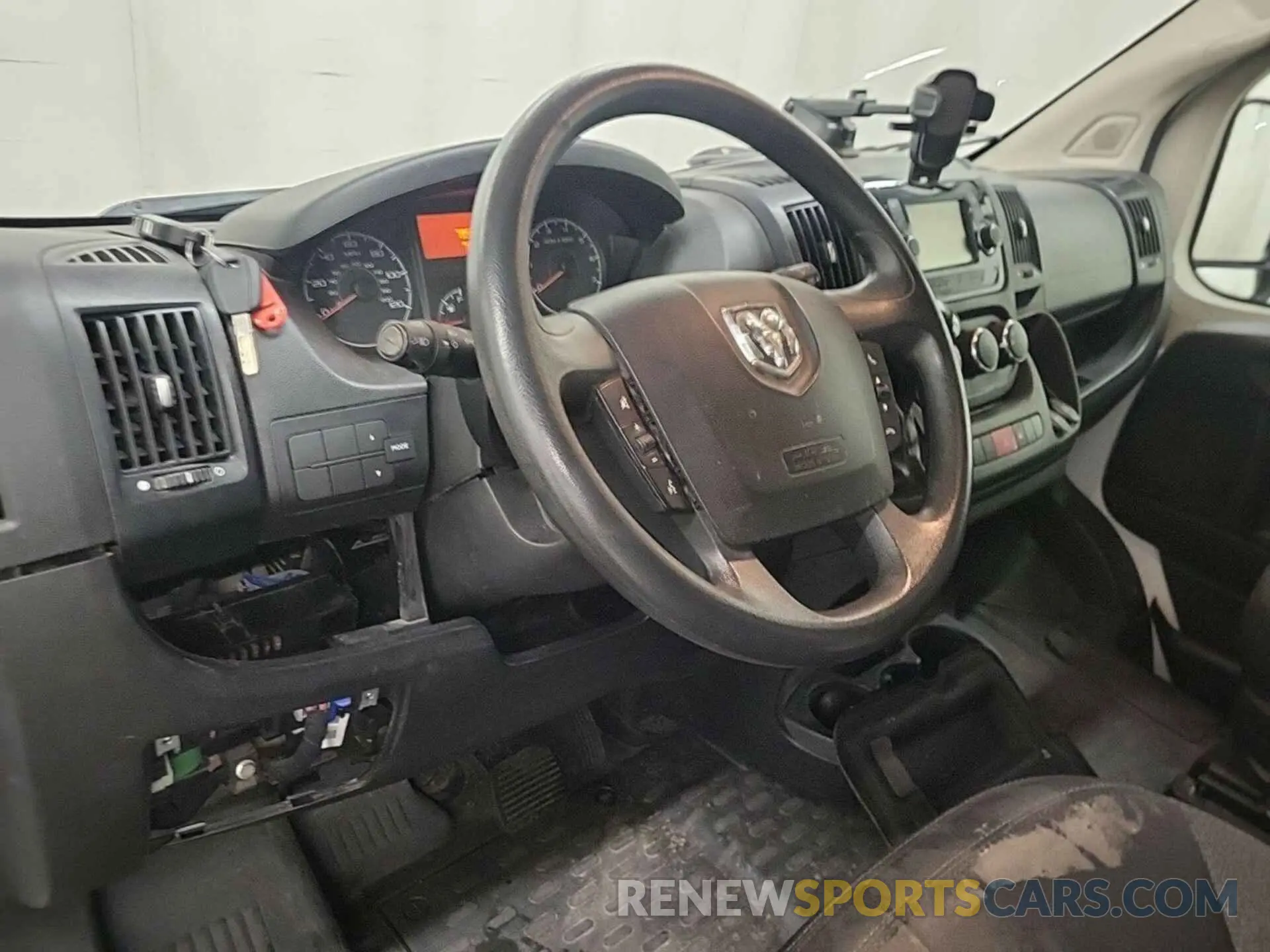 8 Photograph of a damaged car 3C6TRVCG6KE511416 RAM PROMASTER 2500 2019