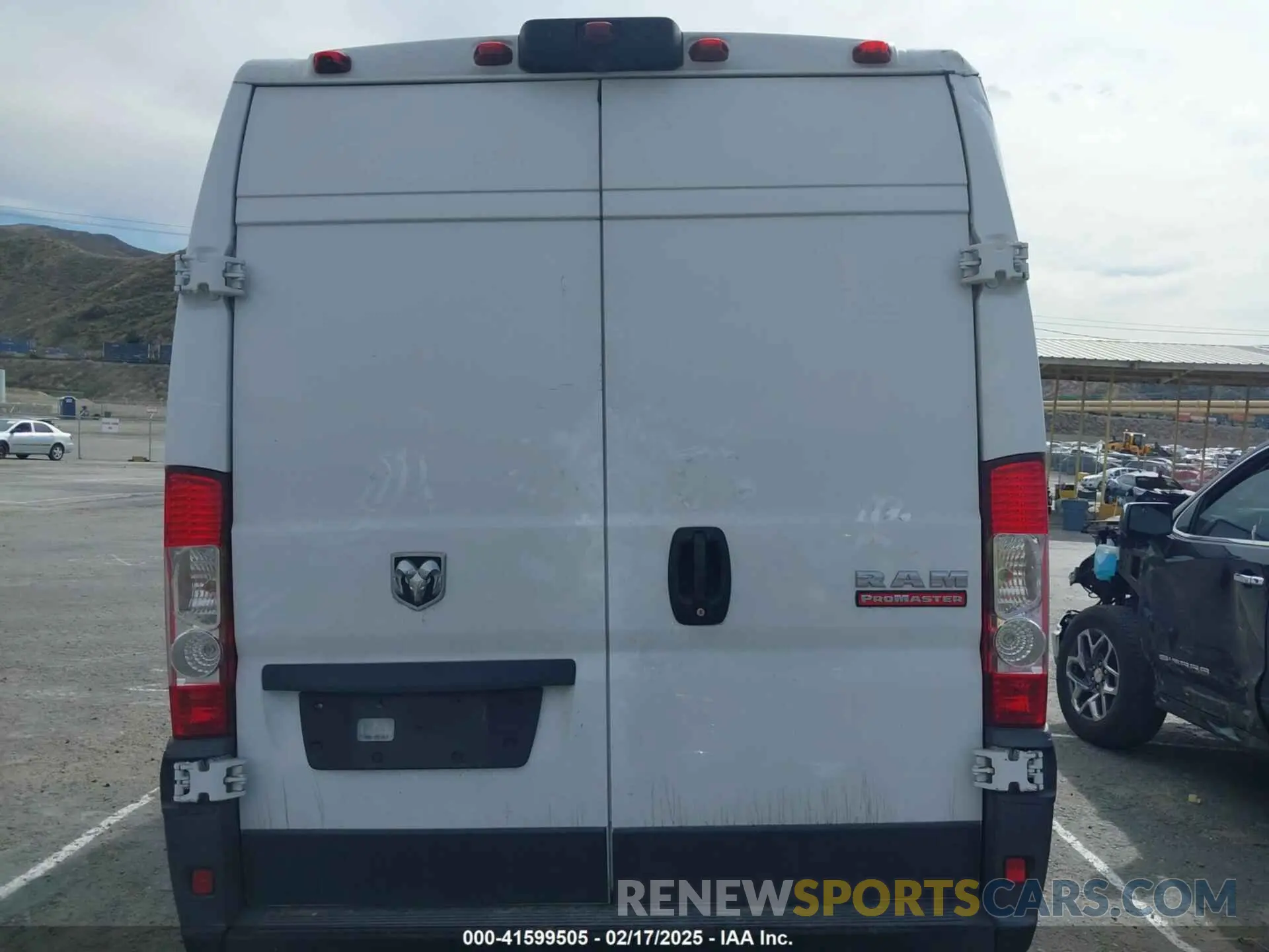 16 Photograph of a damaged car 3C6TRVCG7KE520397 RAM PROMASTER 2500 2019