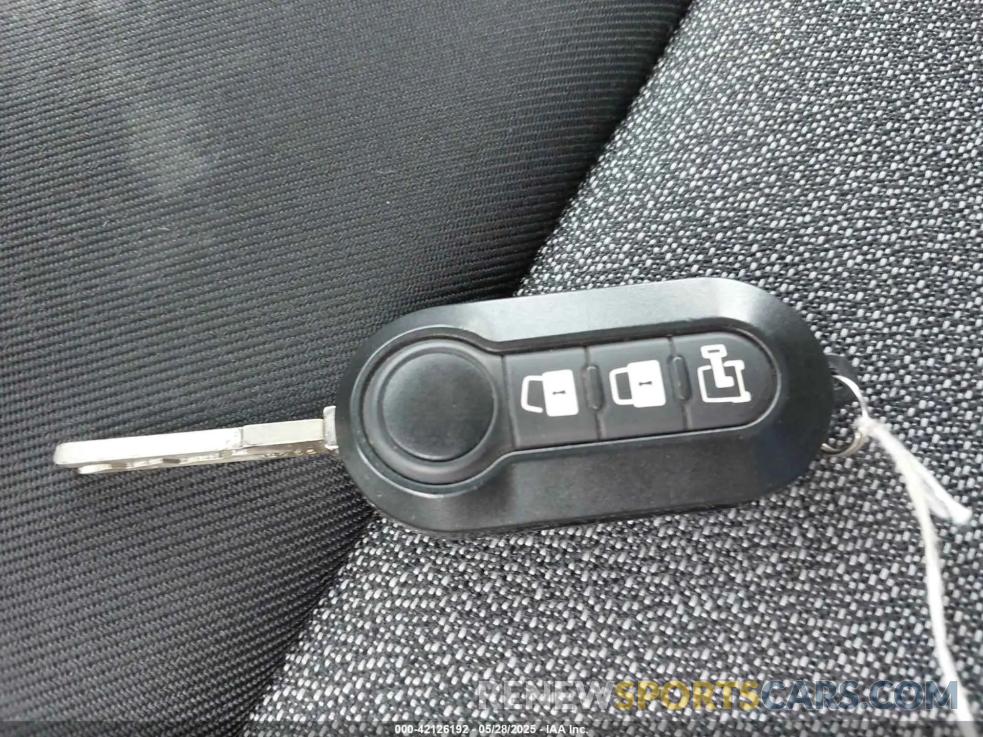 11 Photograph of a damaged car 3C6TRVCG9KE562893 RAM PROMASTER 2500 2019