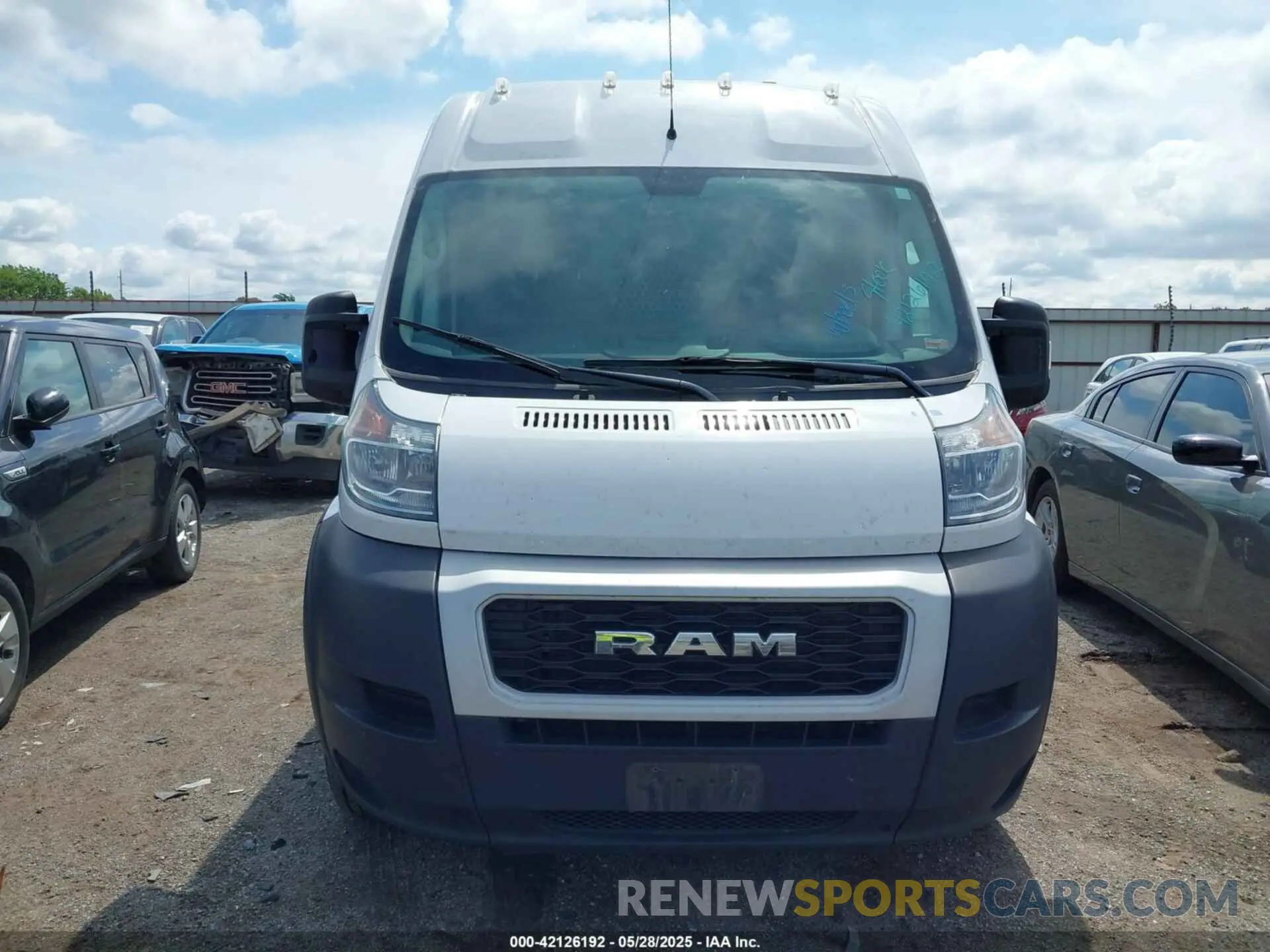 12 Photograph of a damaged car 3C6TRVCG9KE562893 RAM PROMASTER 2500 2019