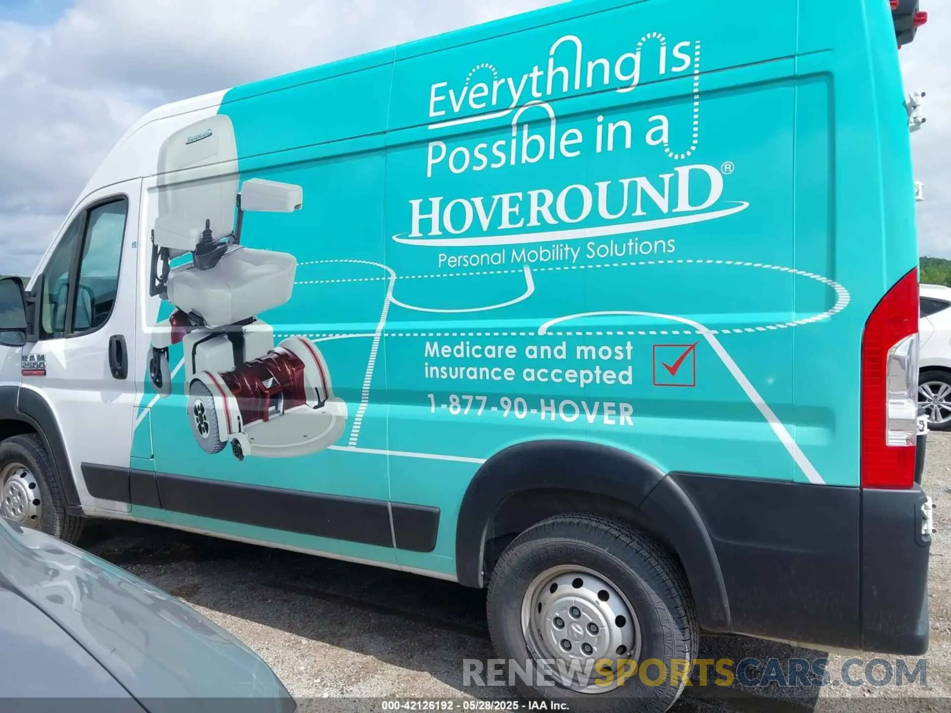 14 Photograph of a damaged car 3C6TRVCG9KE562893 RAM PROMASTER 2500 2019