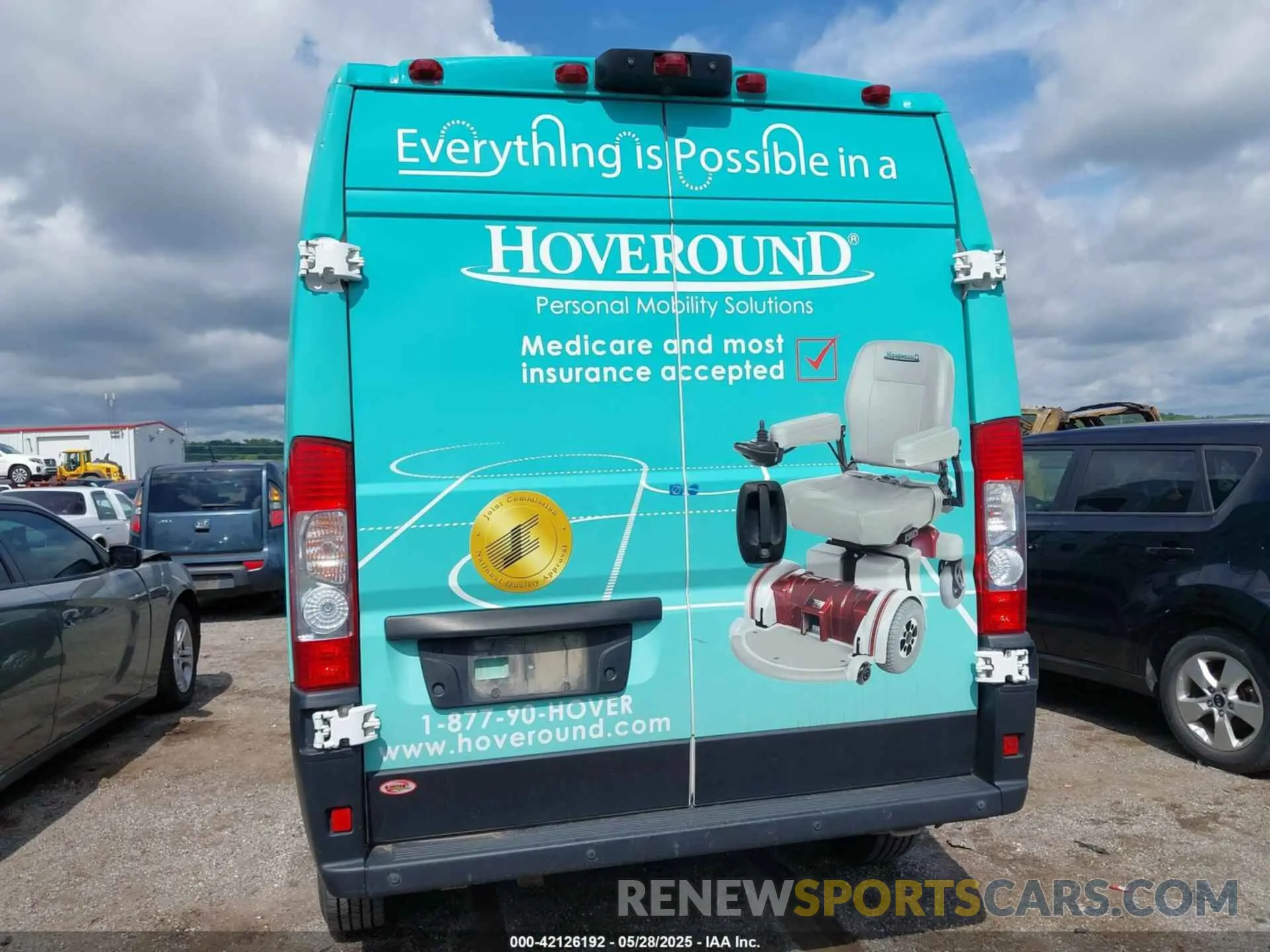 16 Photograph of a damaged car 3C6TRVCG9KE562893 RAM PROMASTER 2500 2019