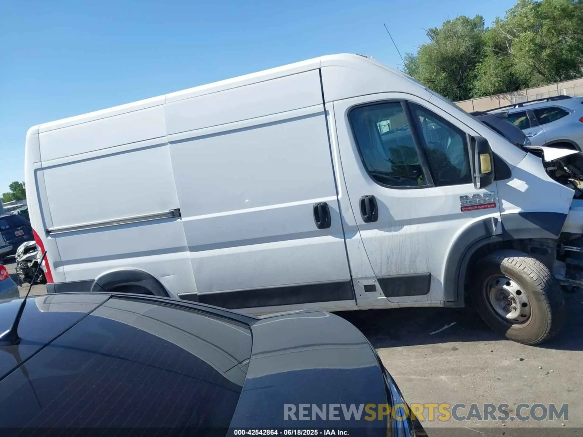 13 Photograph of a damaged car 3C6TRVCGXKE510625 RAM PROMASTER 2500 2019