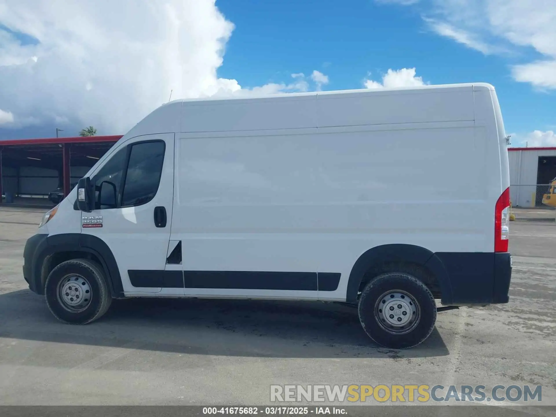 14 Photograph of a damaged car 3C6TRVCGXKE562904 RAM PROMASTER 2500 2019