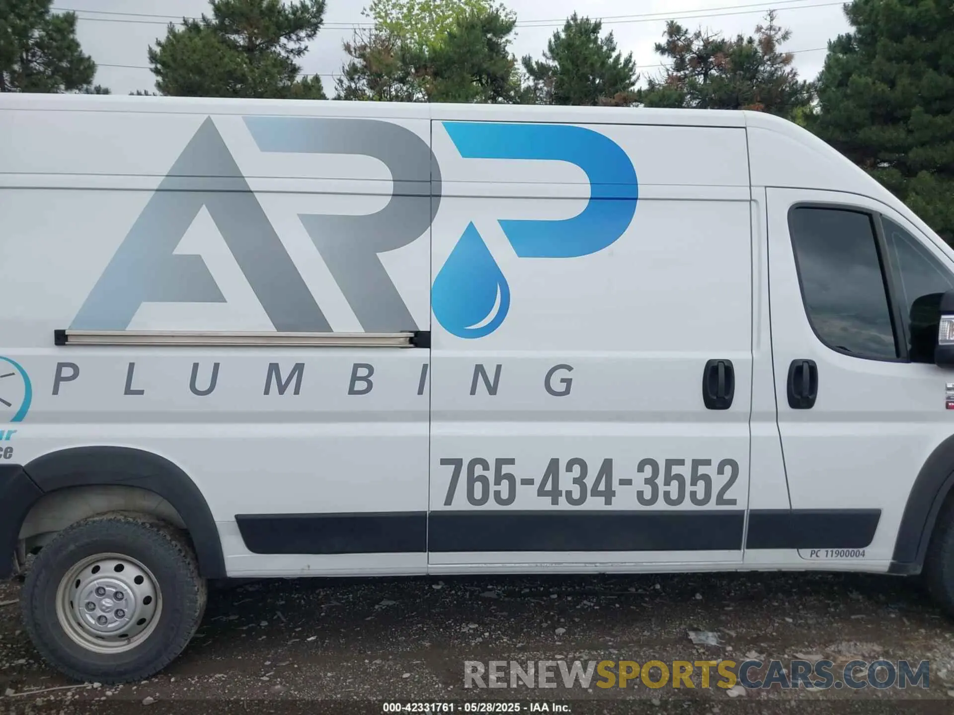 13 Photograph of a damaged car 3C6TRVDG1KE534374 RAM PROMASTER 2500 2019