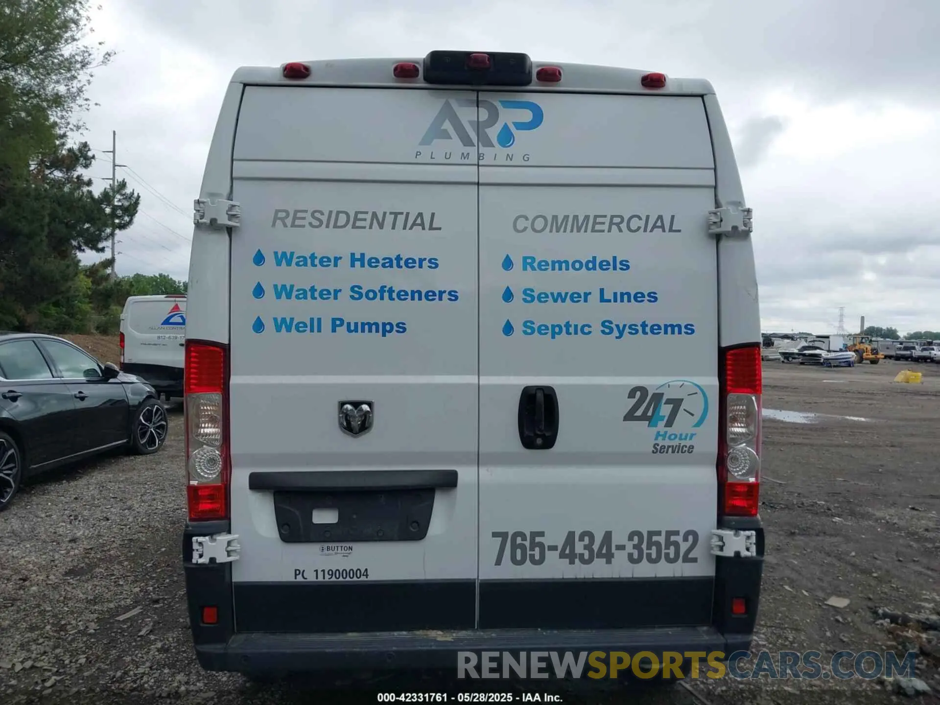 16 Photograph of a damaged car 3C6TRVDG1KE534374 RAM PROMASTER 2500 2019