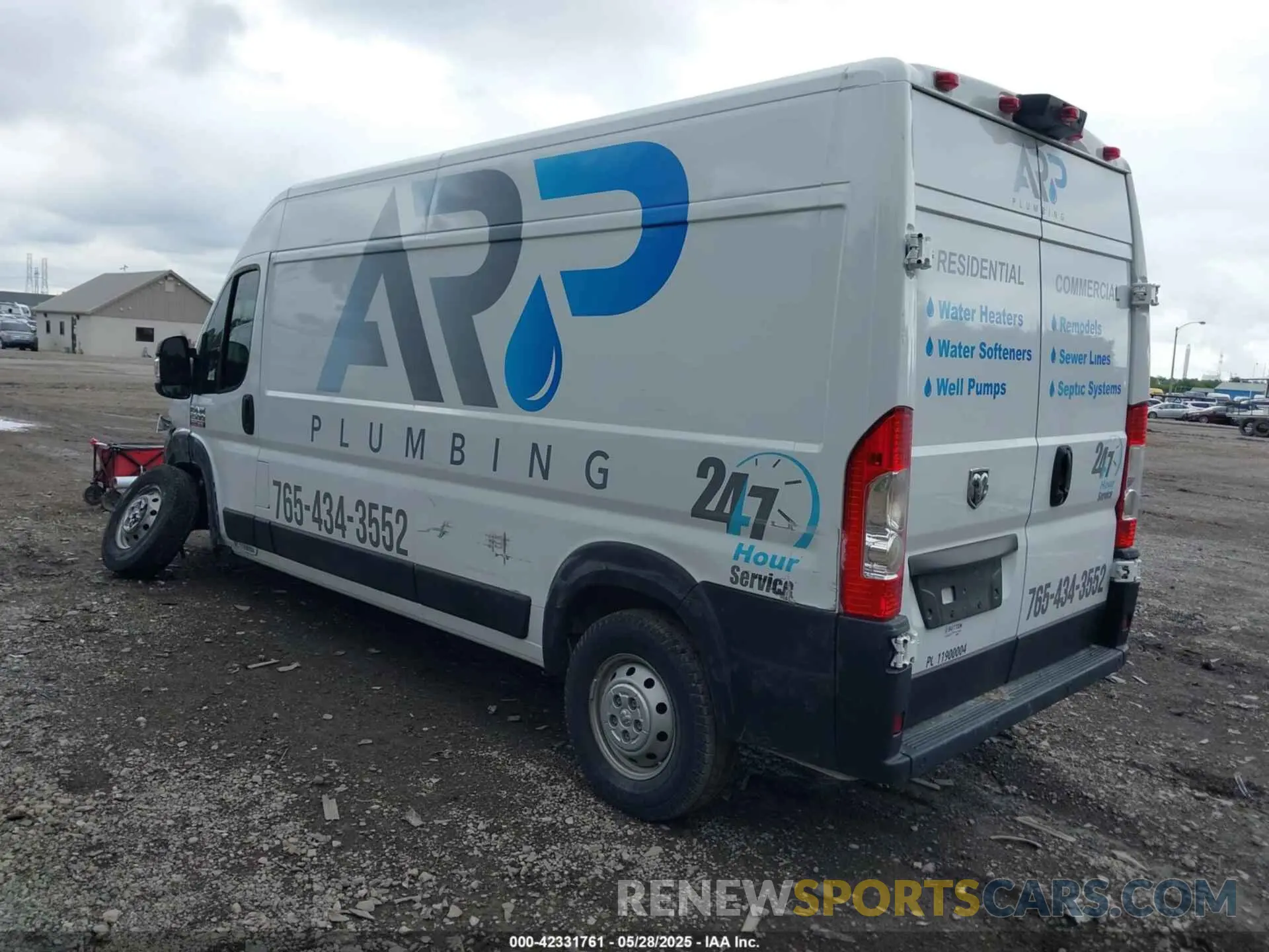 3 Photograph of a damaged car 3C6TRVDG1KE534374 RAM PROMASTER 2500 2019