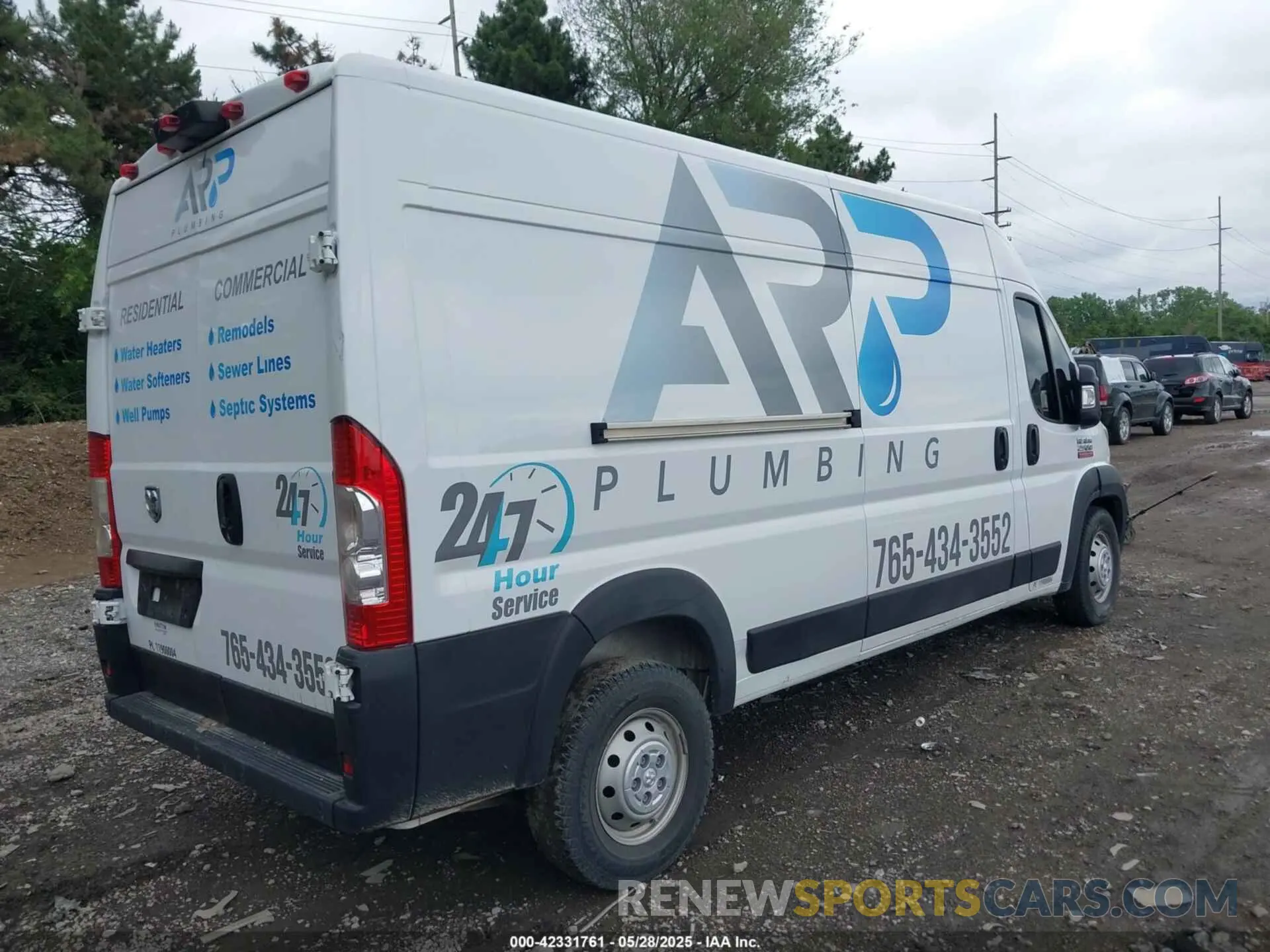 4 Photograph of a damaged car 3C6TRVDG1KE534374 RAM PROMASTER 2500 2019