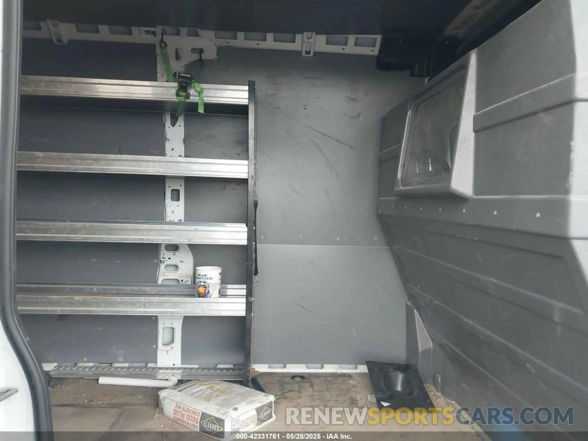 8 Photograph of a damaged car 3C6TRVDG1KE534374 RAM PROMASTER 2500 2019