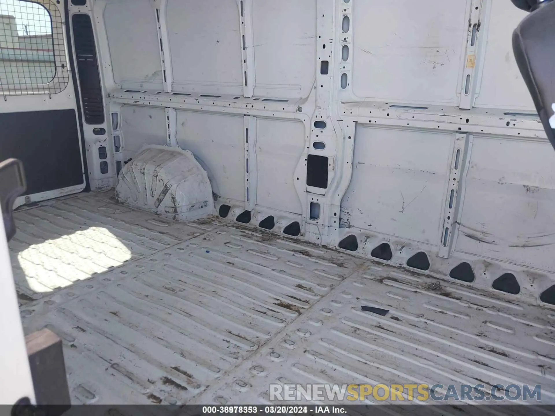 8 Photograph of a damaged car 3C6TRVDG2KE506177 RAM PROMASTER 2500 2019