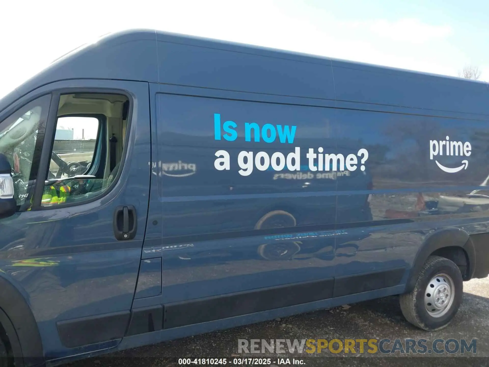 14 Photograph of a damaged car 3C6TRVDG2KE519155 RAM PROMASTER 2500 2019