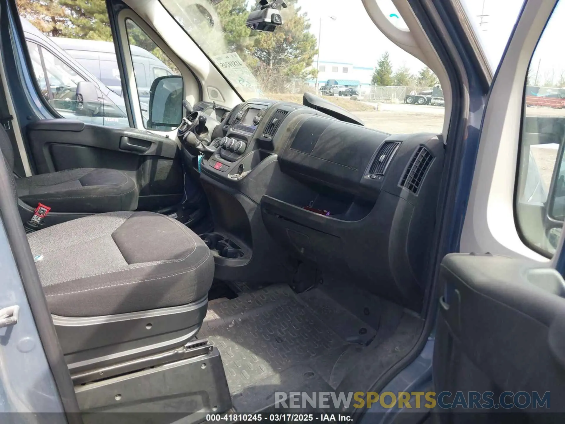 5 Photograph of a damaged car 3C6TRVDG2KE519155 RAM PROMASTER 2500 2019
