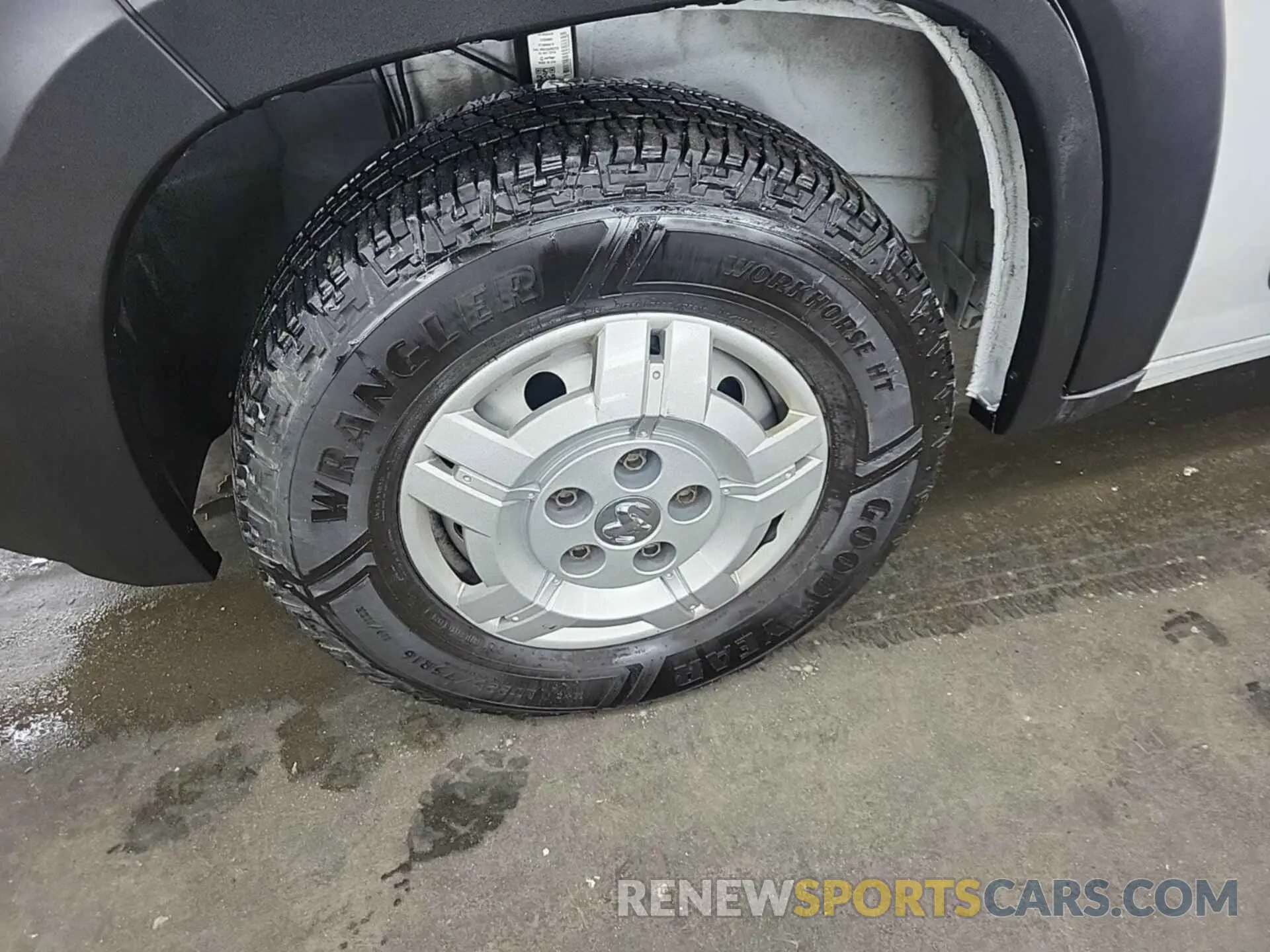 10 Photograph of a damaged car 3C6TRVDG3KE501005 RAM PROMASTER 2500 2019
