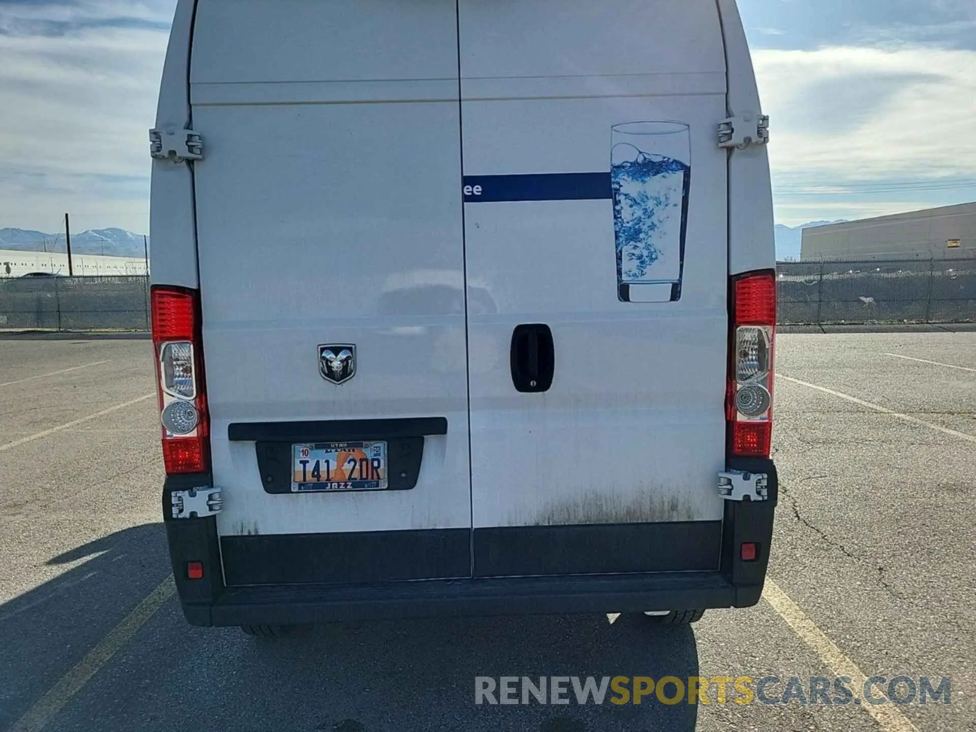 11 Photograph of a damaged car 3C6TRVDG3KE501005 RAM PROMASTER 2500 2019