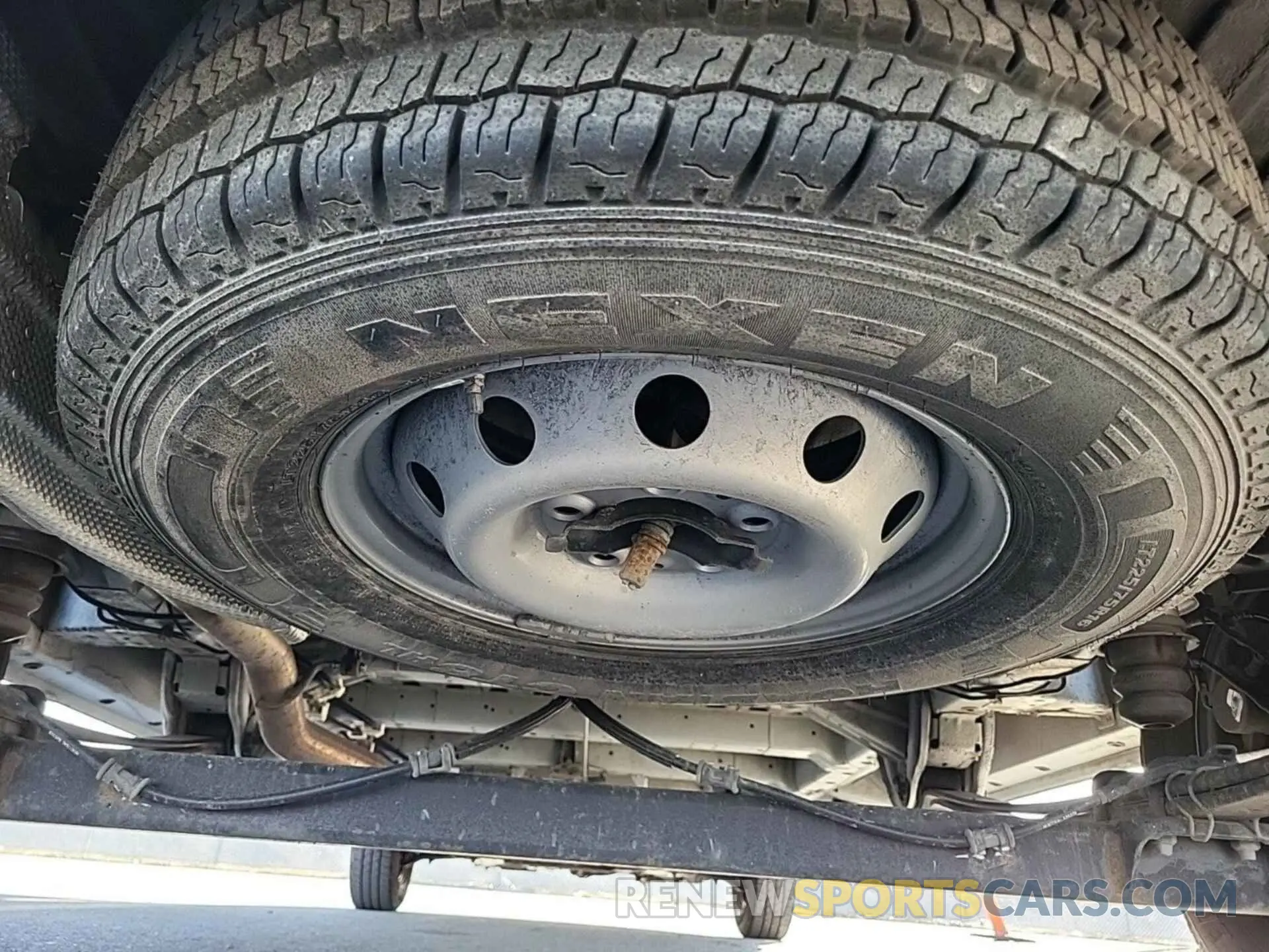 16 Photograph of a damaged car 3C6TRVDG3KE501005 RAM PROMASTER 2500 2019
