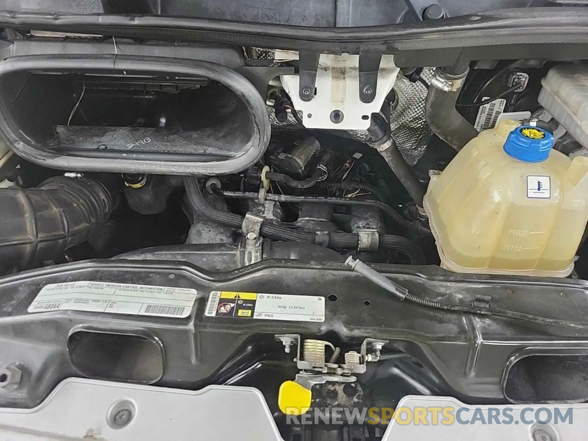 3 Photograph of a damaged car 3C6TRVDG3KE501005 RAM PROMASTER 2500 2019