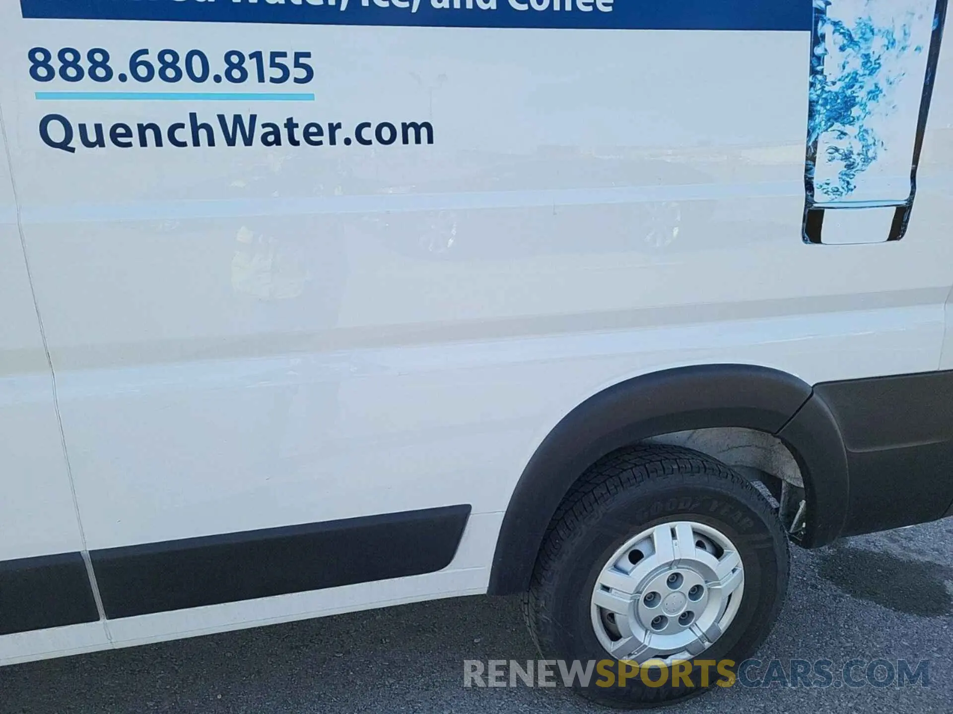52 Photograph of a damaged car 3C6TRVDG3KE501005 RAM PROMASTER 2500 2019