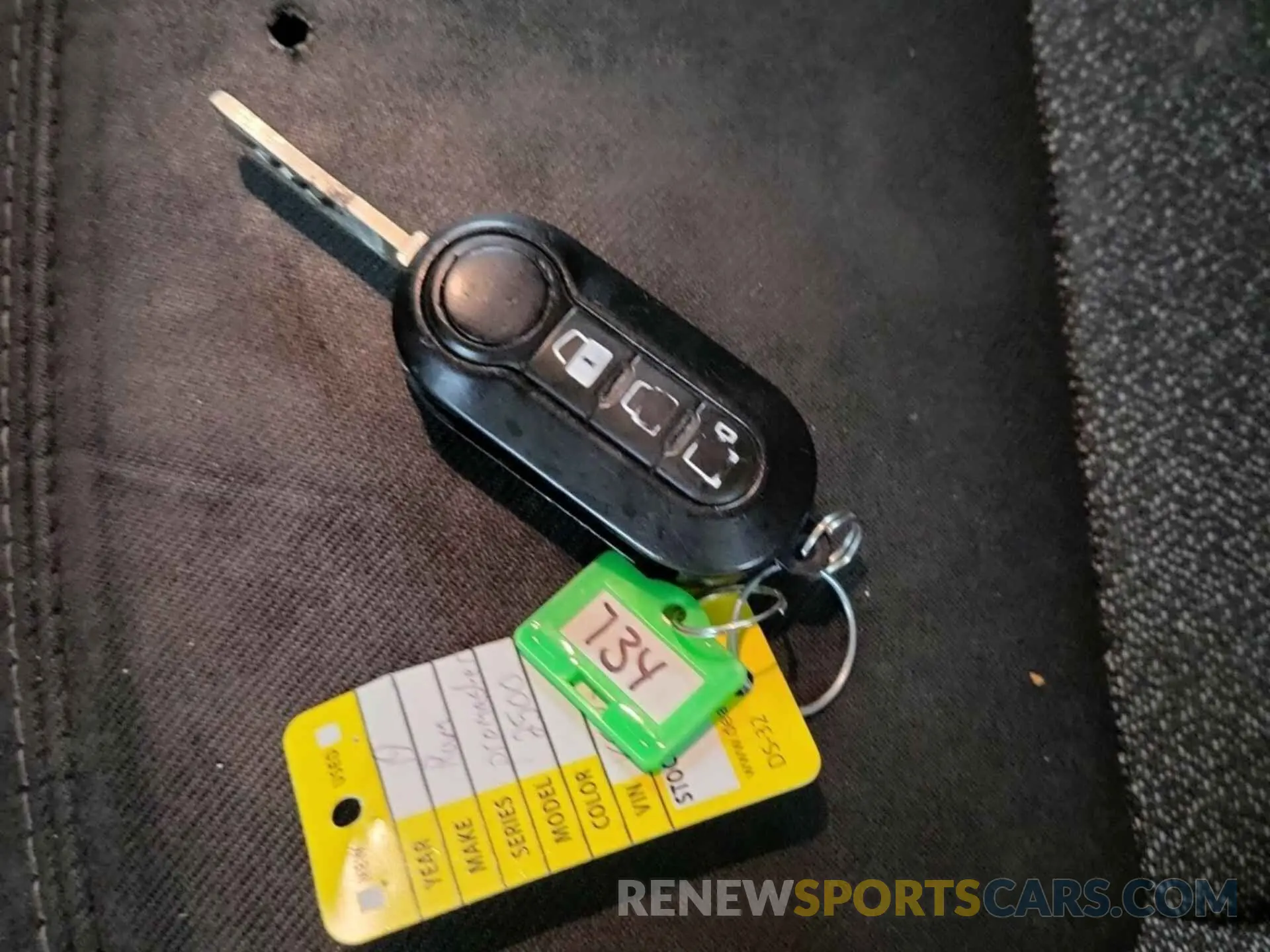 18 Photograph of a damaged car 3C6TRVDG4KE562864 RAM PROMASTER 2500 2019