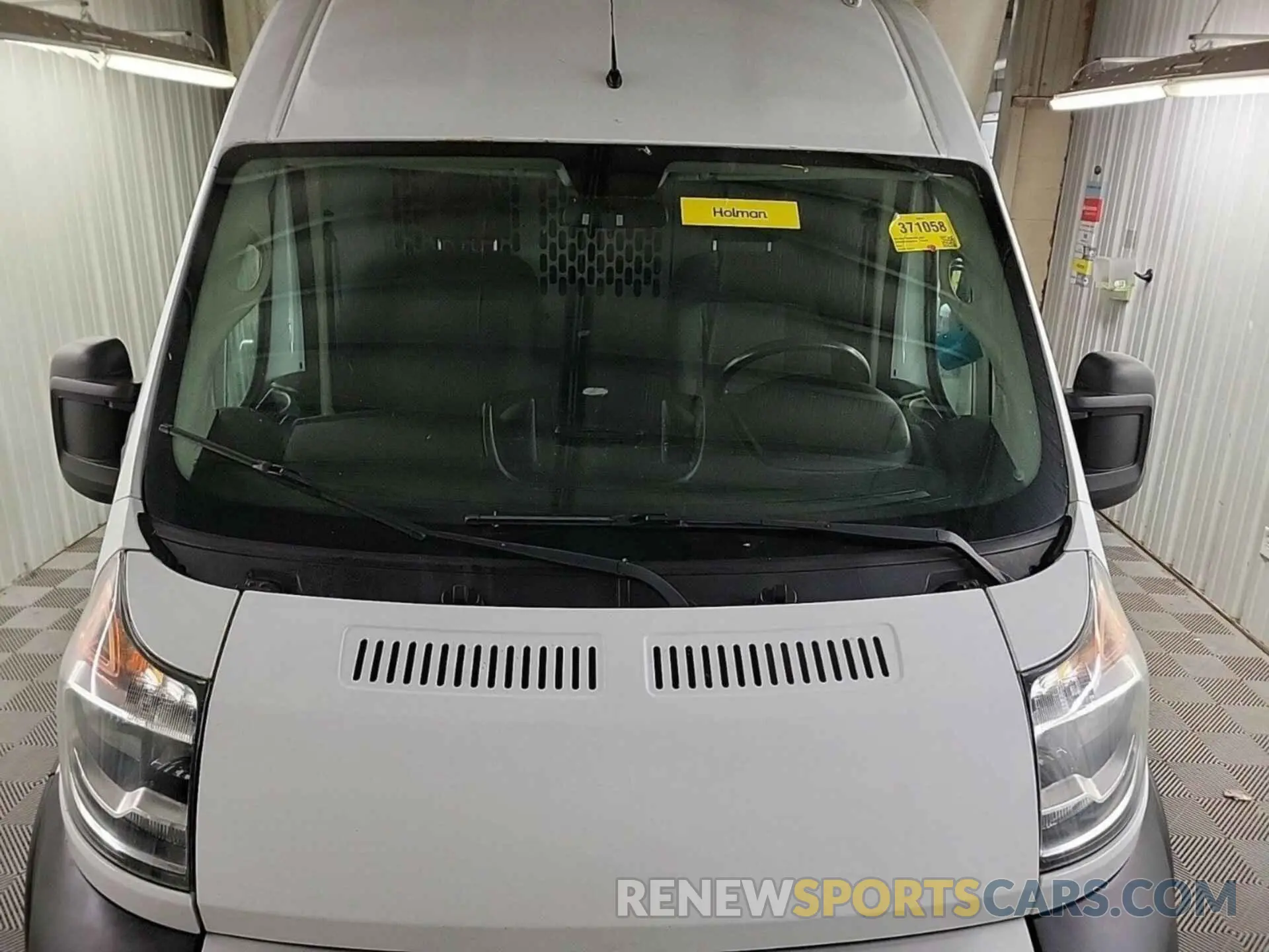 2 Photograph of a damaged car 3C6TRVDG4KE562864 RAM PROMASTER 2500 2019