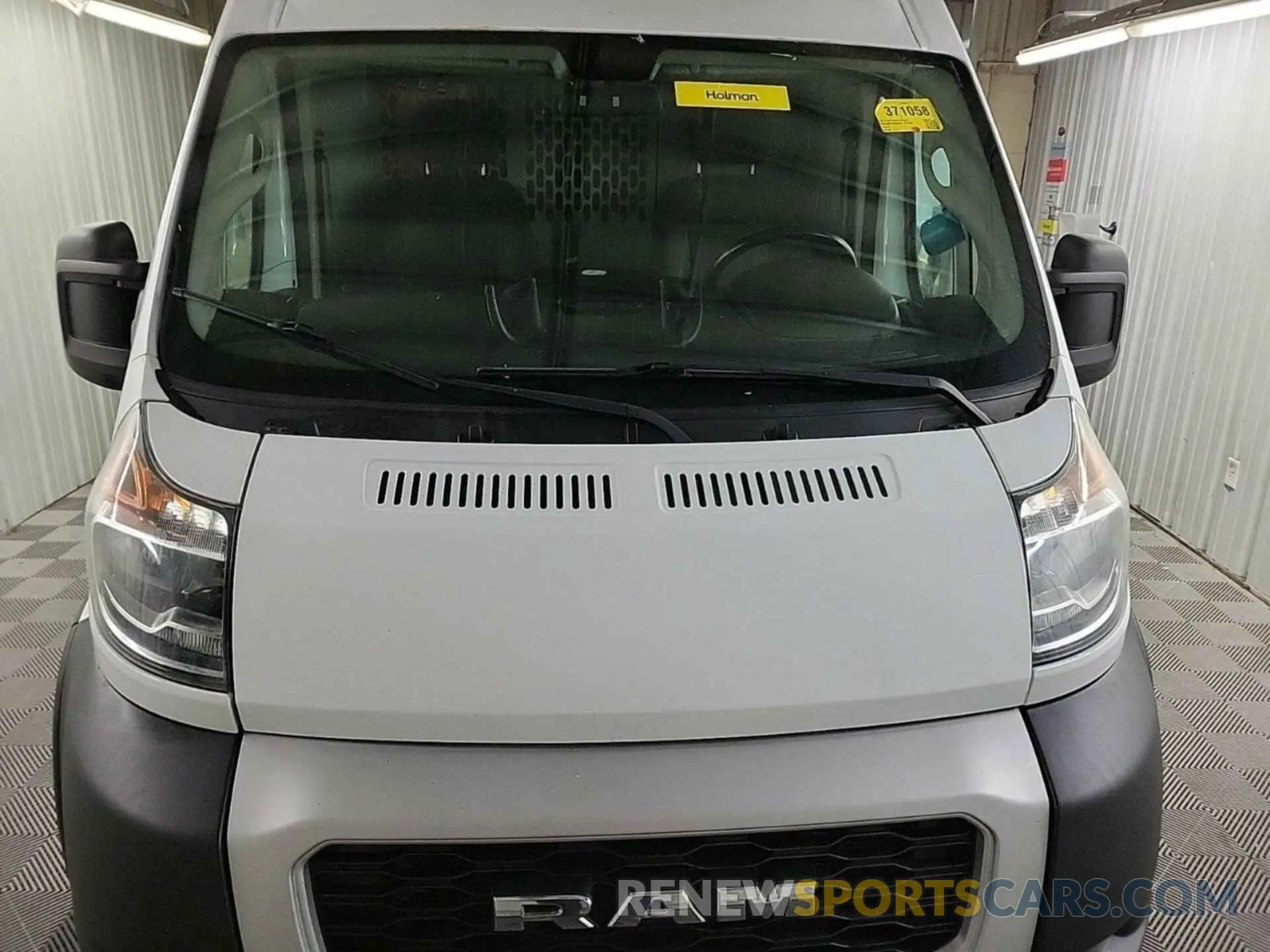 20 Photograph of a damaged car 3C6TRVDG4KE562864 RAM PROMASTER 2500 2019
