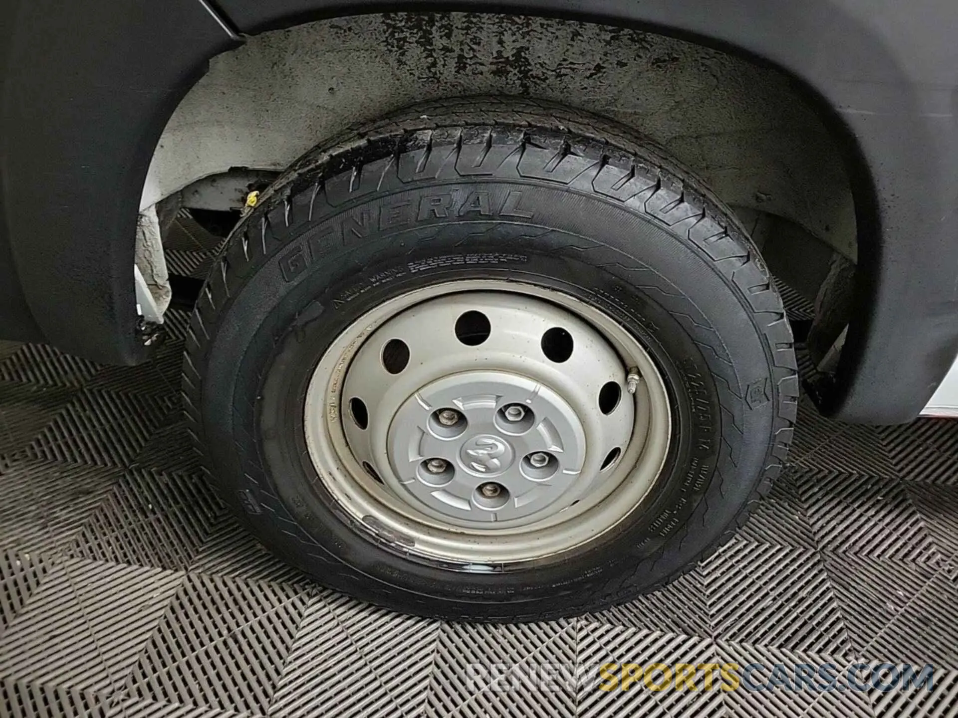 22 Photograph of a damaged car 3C6TRVDG4KE562864 RAM PROMASTER 2500 2019