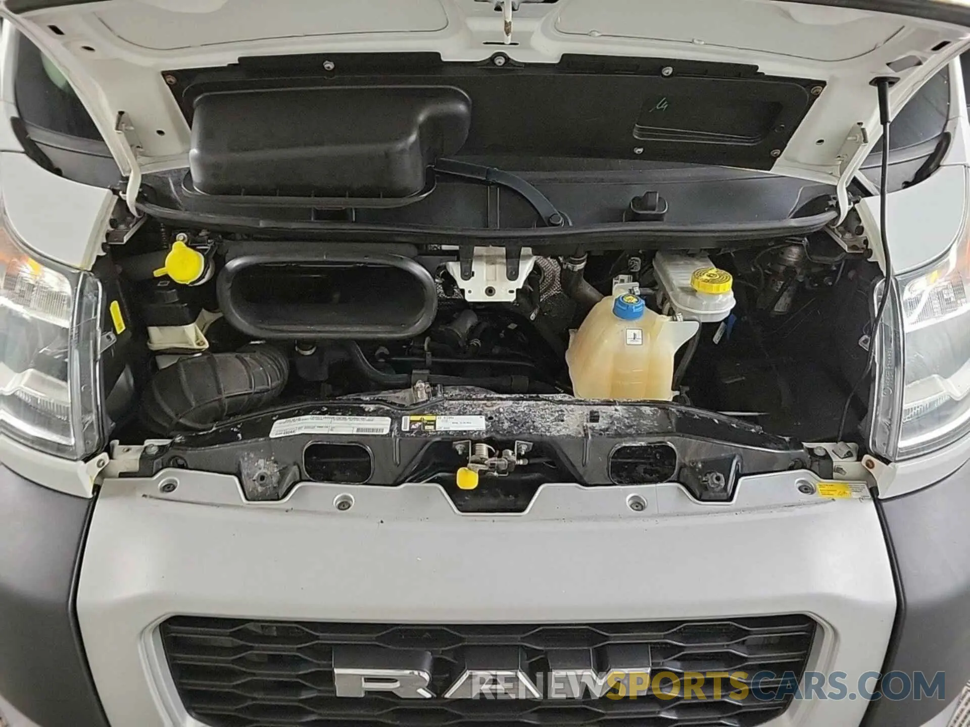 28 Photograph of a damaged car 3C6TRVDG4KE562864 RAM PROMASTER 2500 2019