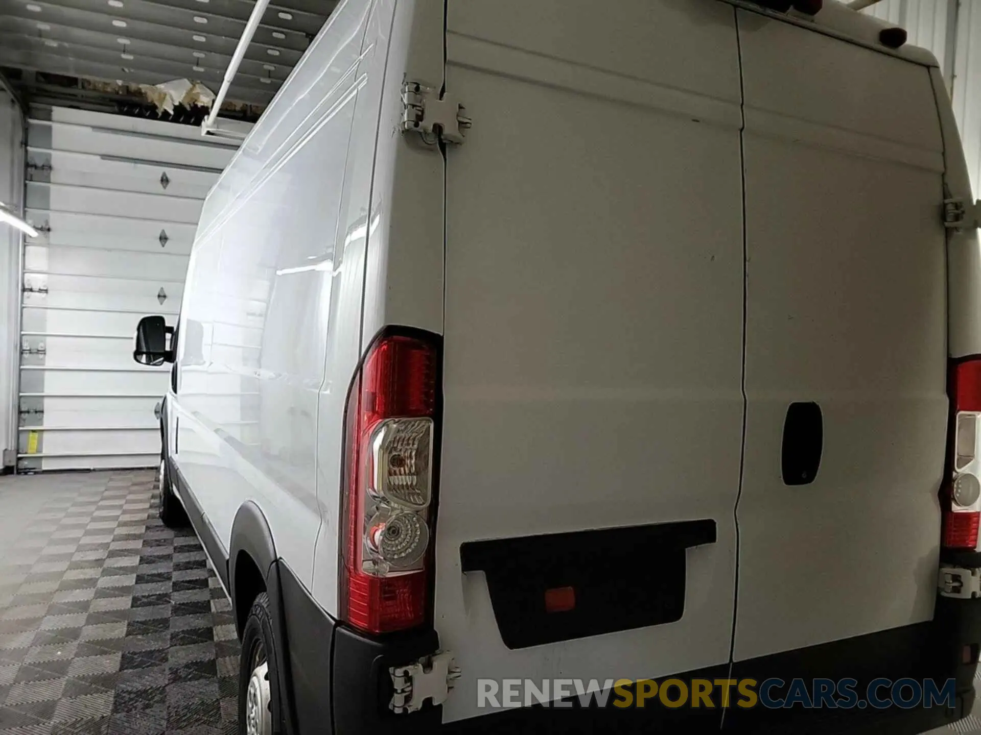 5 Photograph of a damaged car 3C6TRVDG4KE562864 RAM PROMASTER 2500 2019
