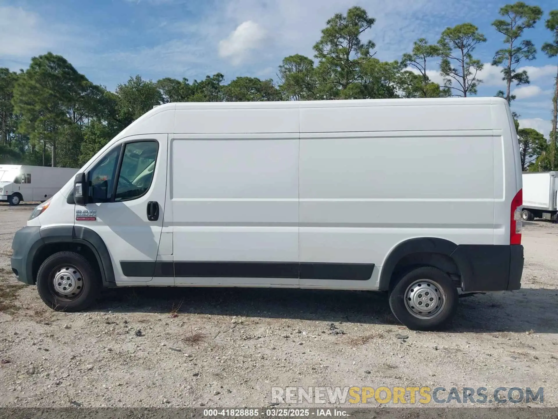 14 Photograph of a damaged car 3C6TRVDG6KE500351 RAM PROMASTER 2500 2019