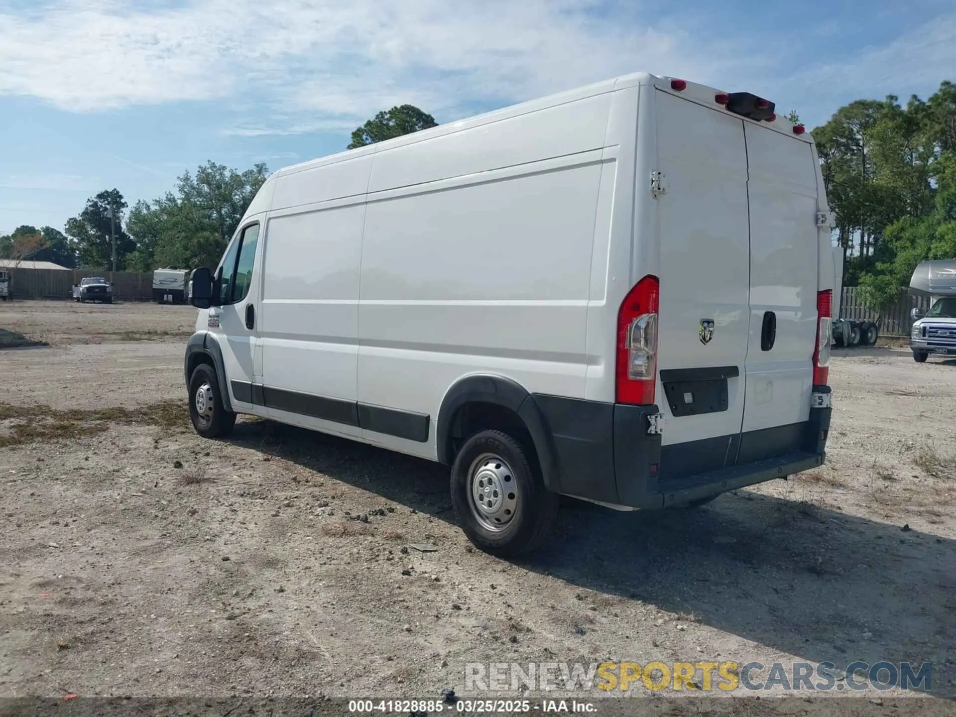 3 Photograph of a damaged car 3C6TRVDG6KE500351 RAM PROMASTER 2500 2019
