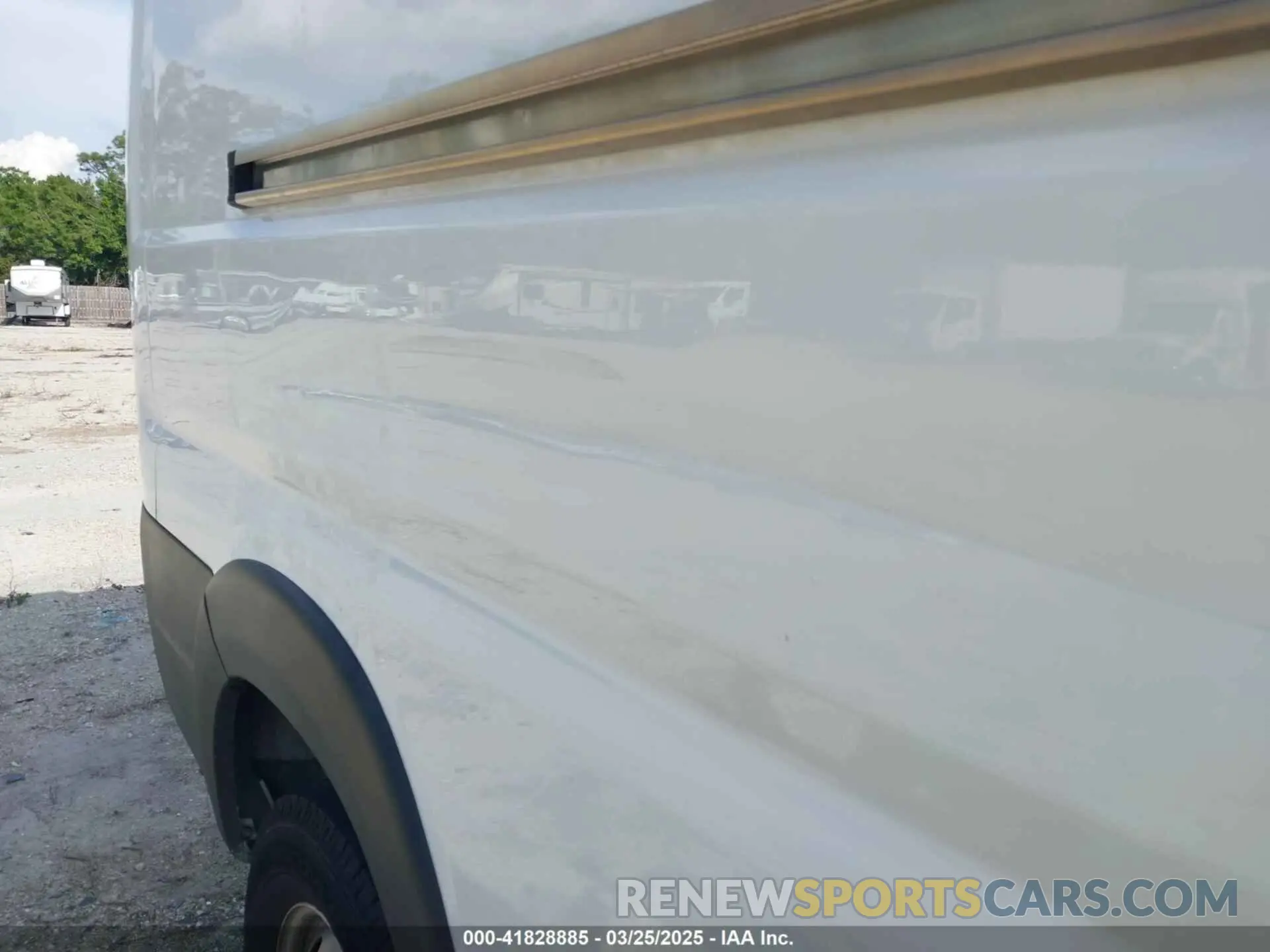 6 Photograph of a damaged car 3C6TRVDG6KE500351 RAM PROMASTER 2500 2019