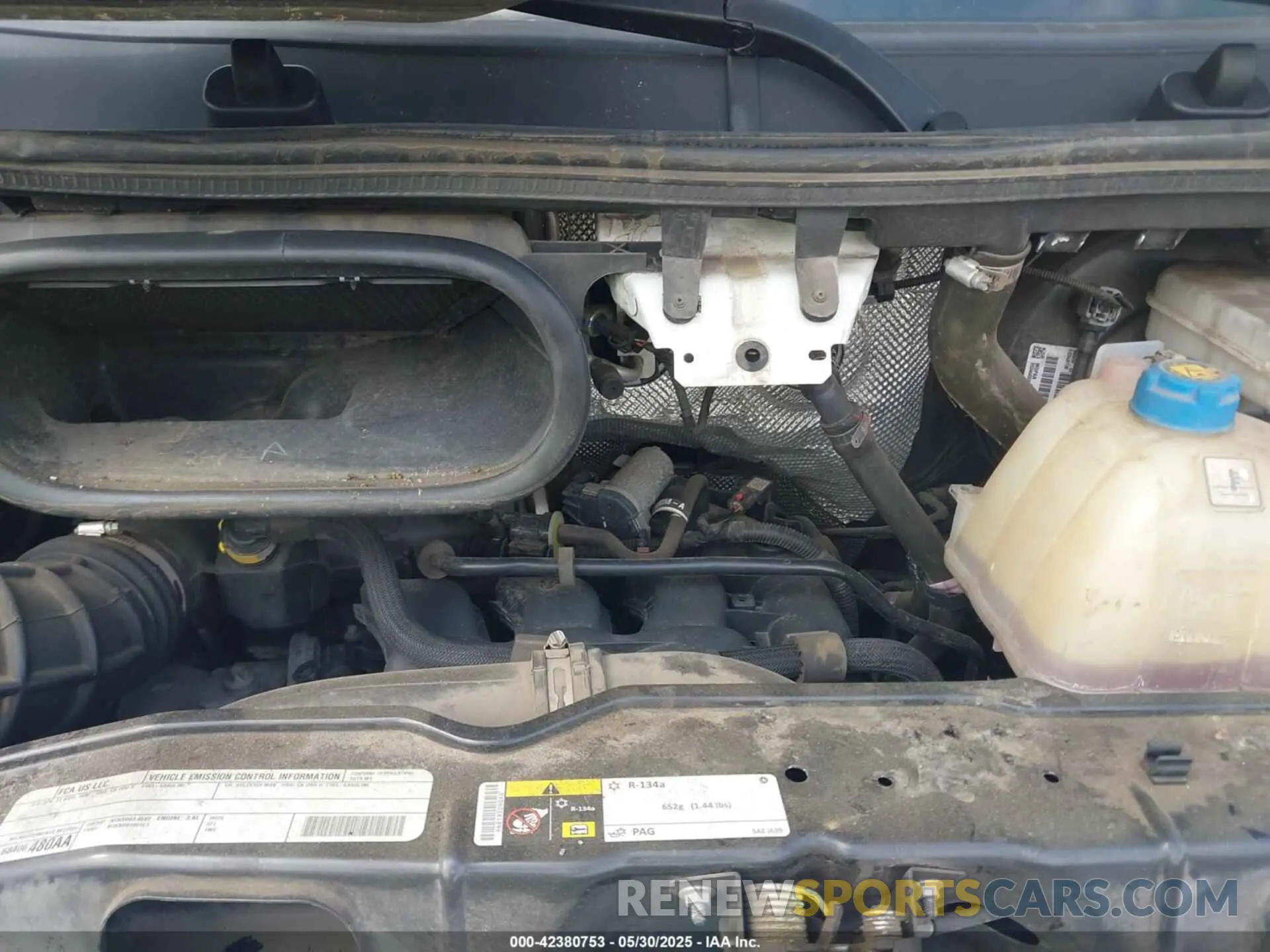 10 Photograph of a damaged car 3C6TRVDG7KE561630 RAM PROMASTER 2500 2019