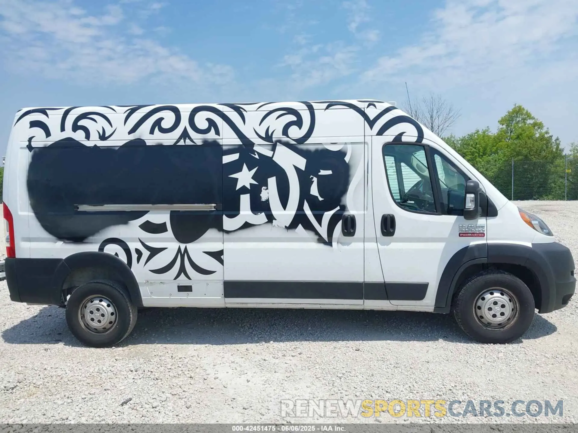 13 Photograph of a damaged car 3C6TRVDG8KE509567 RAM PROMASTER 2500 2019