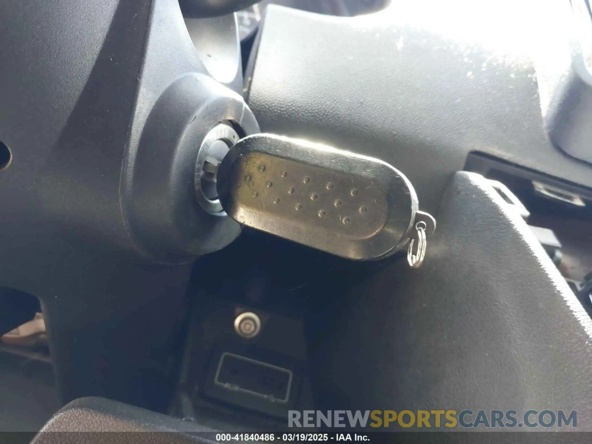 11 Photograph of a damaged car 3C6TRVDG8KE547249 RAM PROMASTER 2500 2019