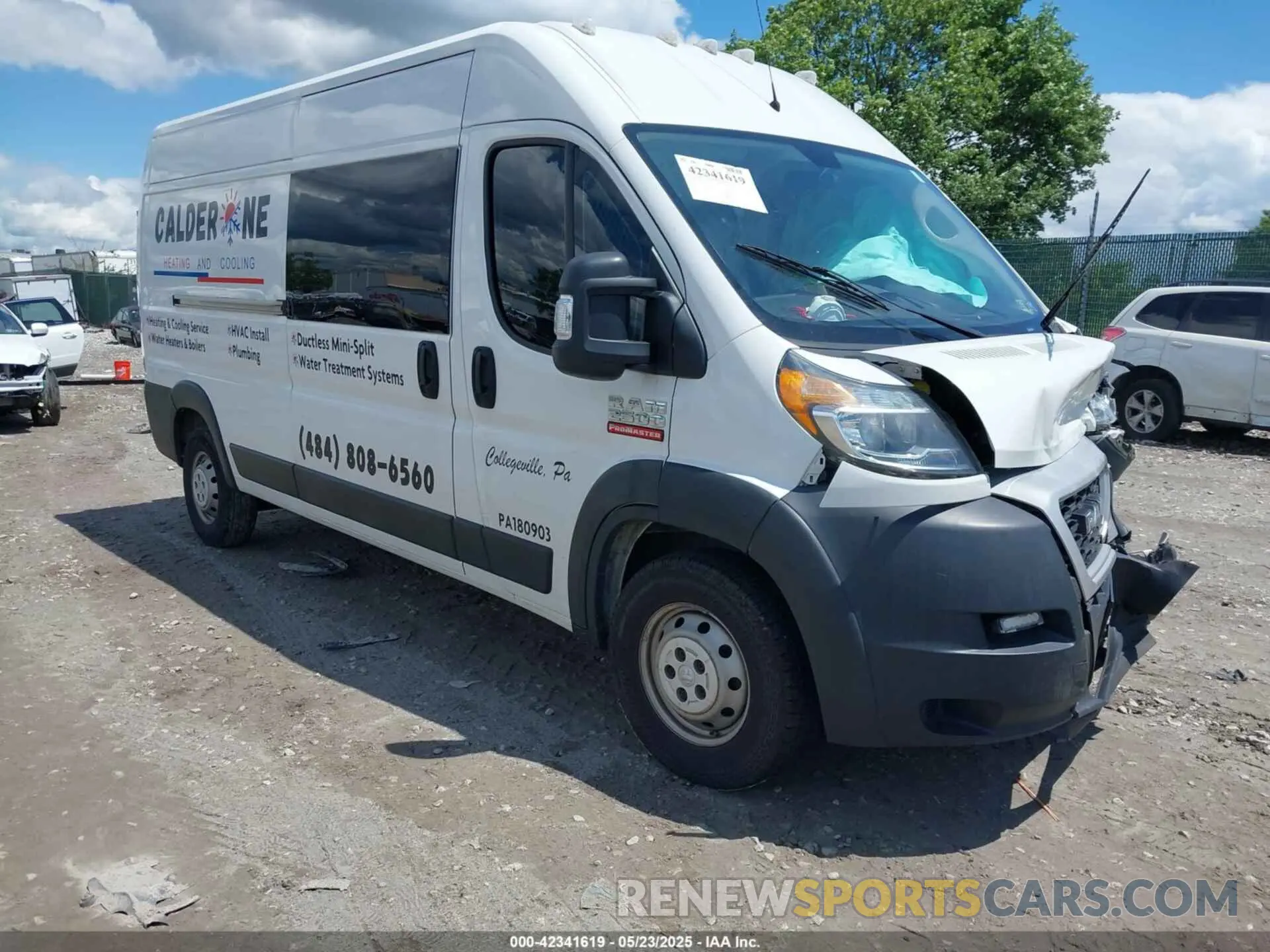 1 Photograph of a damaged car 3C6TRVDG9KE557224 RAM PROMASTER 2500 2019