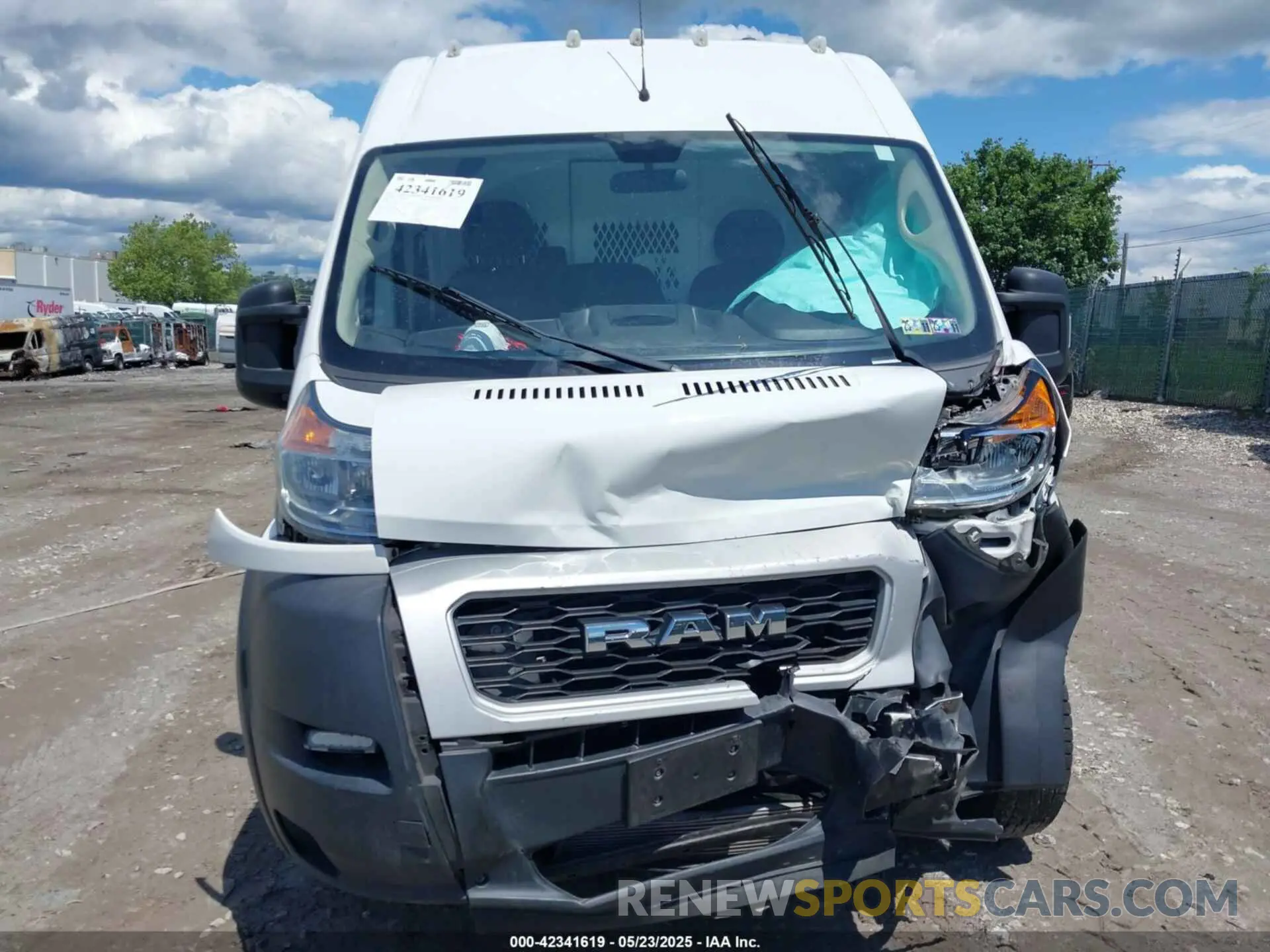 11 Photograph of a damaged car 3C6TRVDG9KE557224 RAM PROMASTER 2500 2019