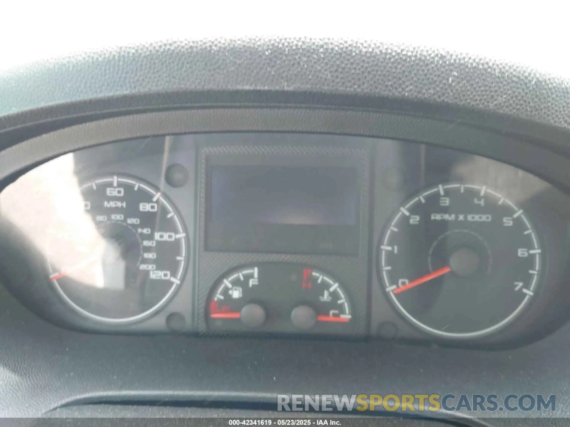 14 Photograph of a damaged car 3C6TRVDG9KE557224 RAM PROMASTER 2500 2019