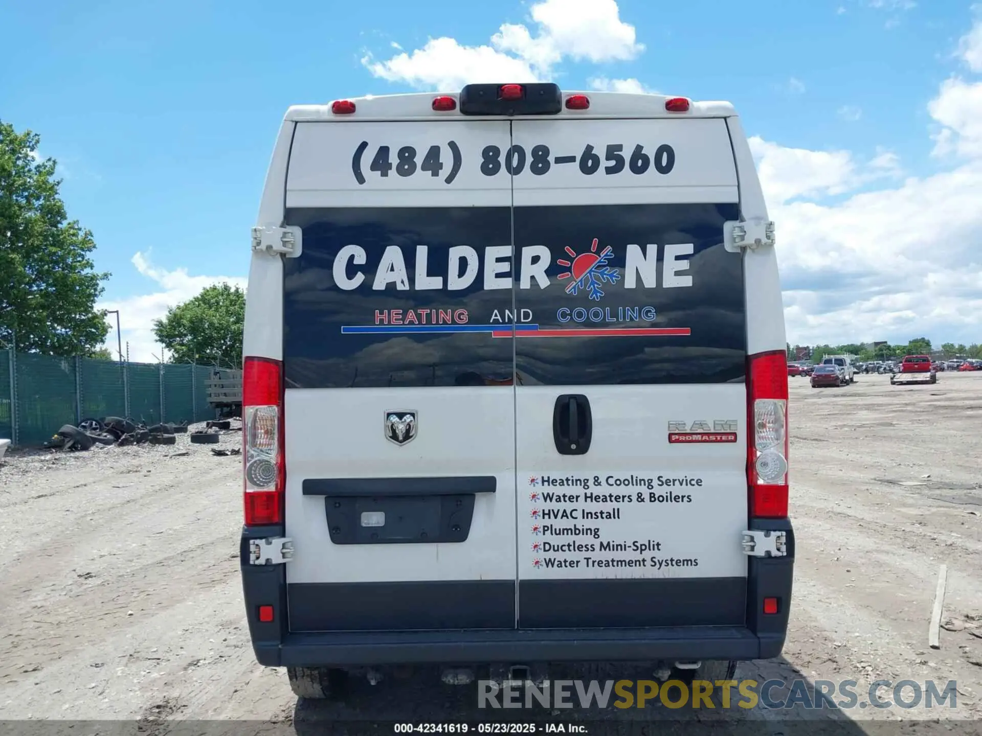 15 Photograph of a damaged car 3C6TRVDG9KE557224 RAM PROMASTER 2500 2019