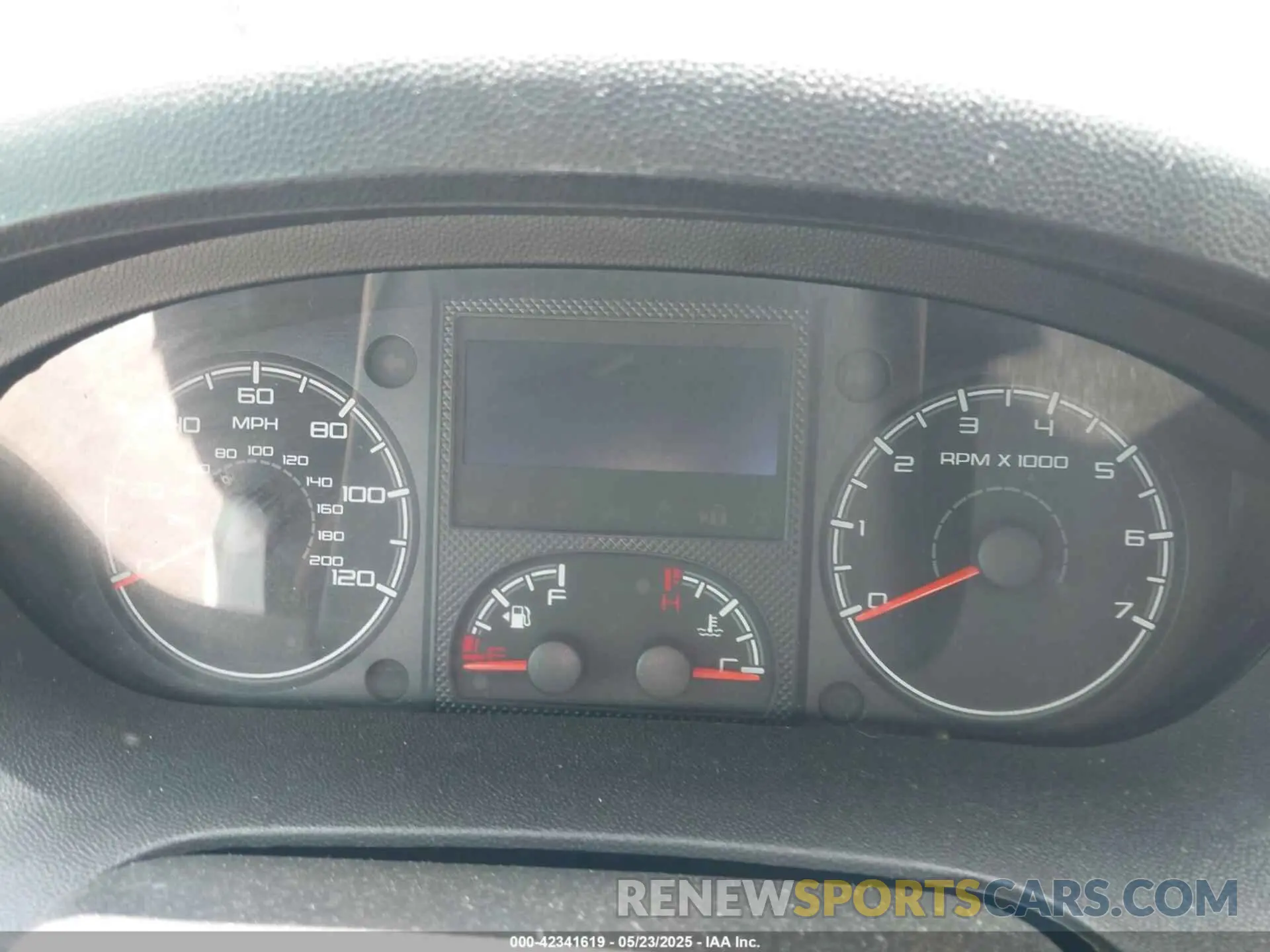 7 Photograph of a damaged car 3C6TRVDG9KE557224 RAM PROMASTER 2500 2019