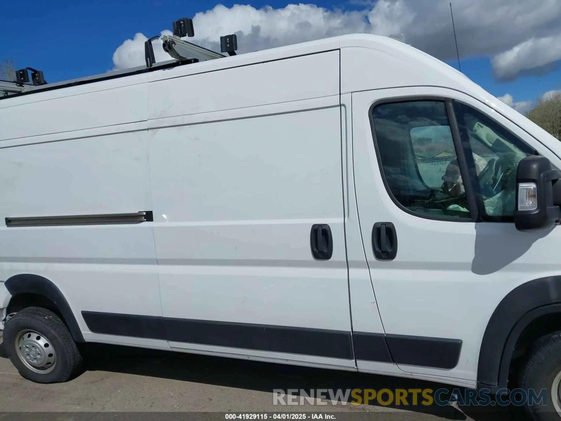 13 Photograph of a damaged car 3C6TRVDGXKE520571 RAM PROMASTER 2500 2019