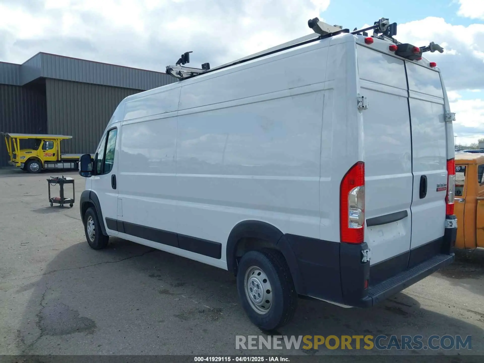 3 Photograph of a damaged car 3C6TRVDGXKE520571 RAM PROMASTER 2500 2019