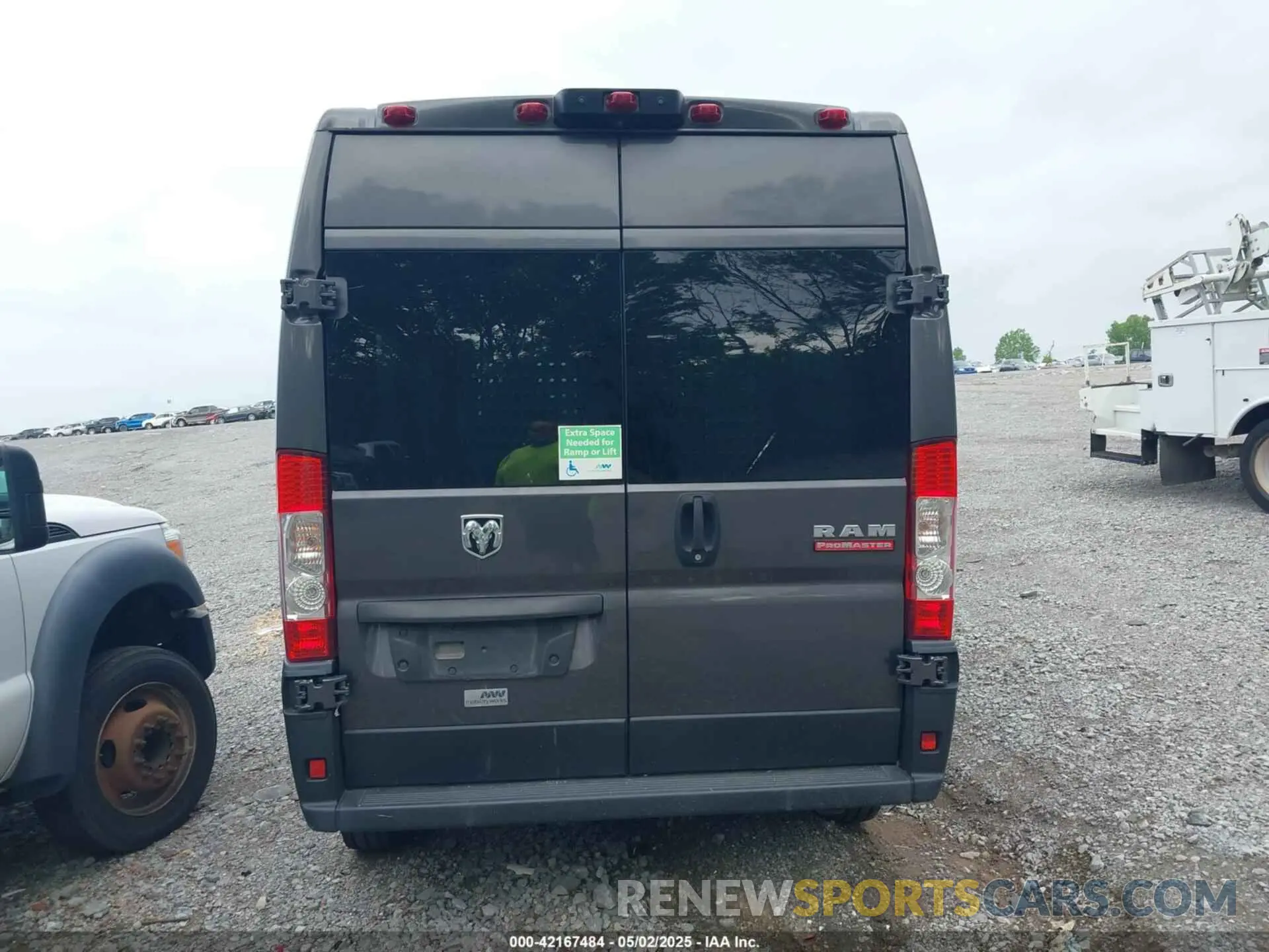 16 Photograph of a damaged car 3C6TRVPG2KE507602 RAM PROMASTER 2500 2019