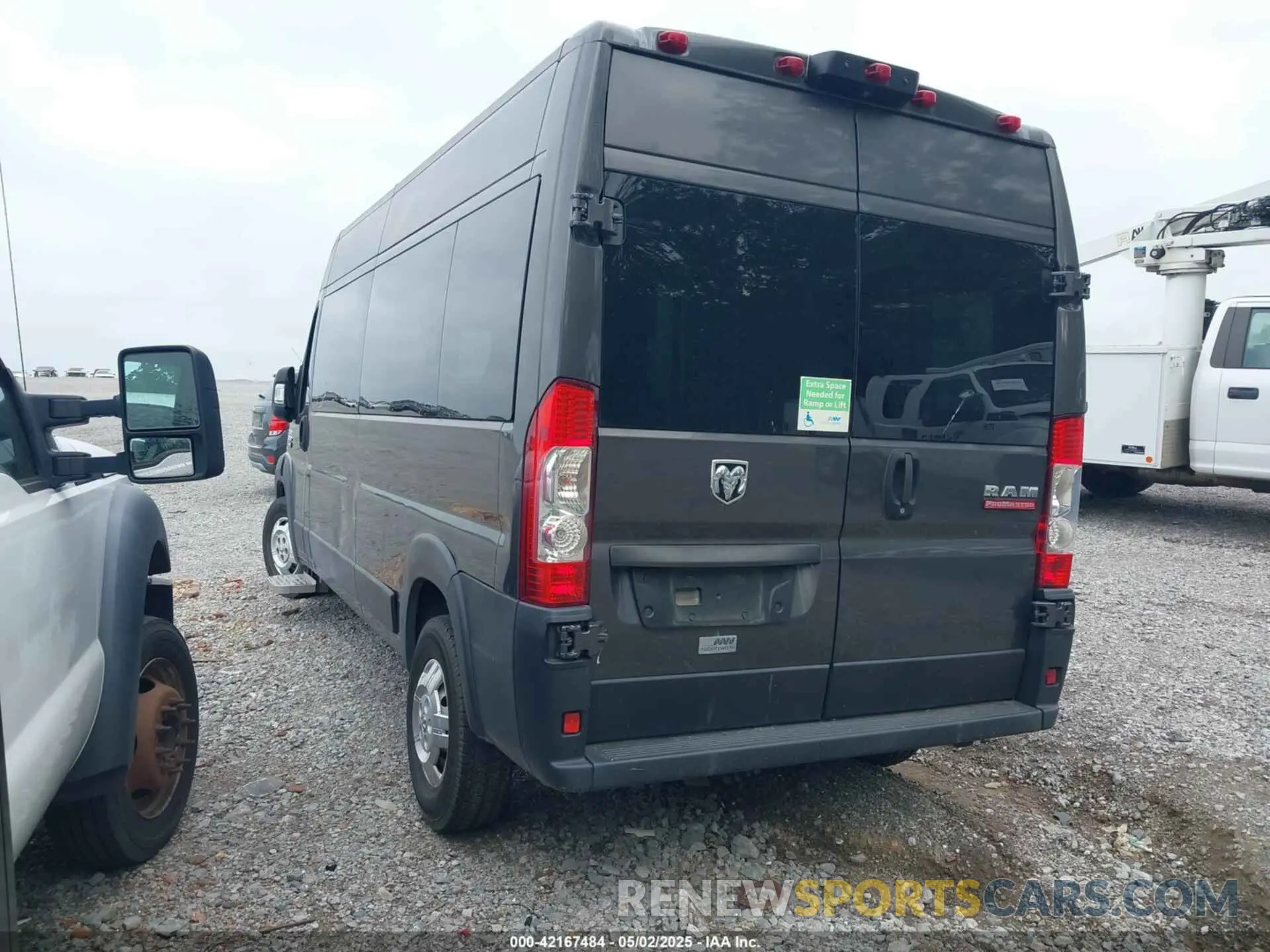 3 Photograph of a damaged car 3C6TRVPG2KE507602 RAM PROMASTER 2500 2019