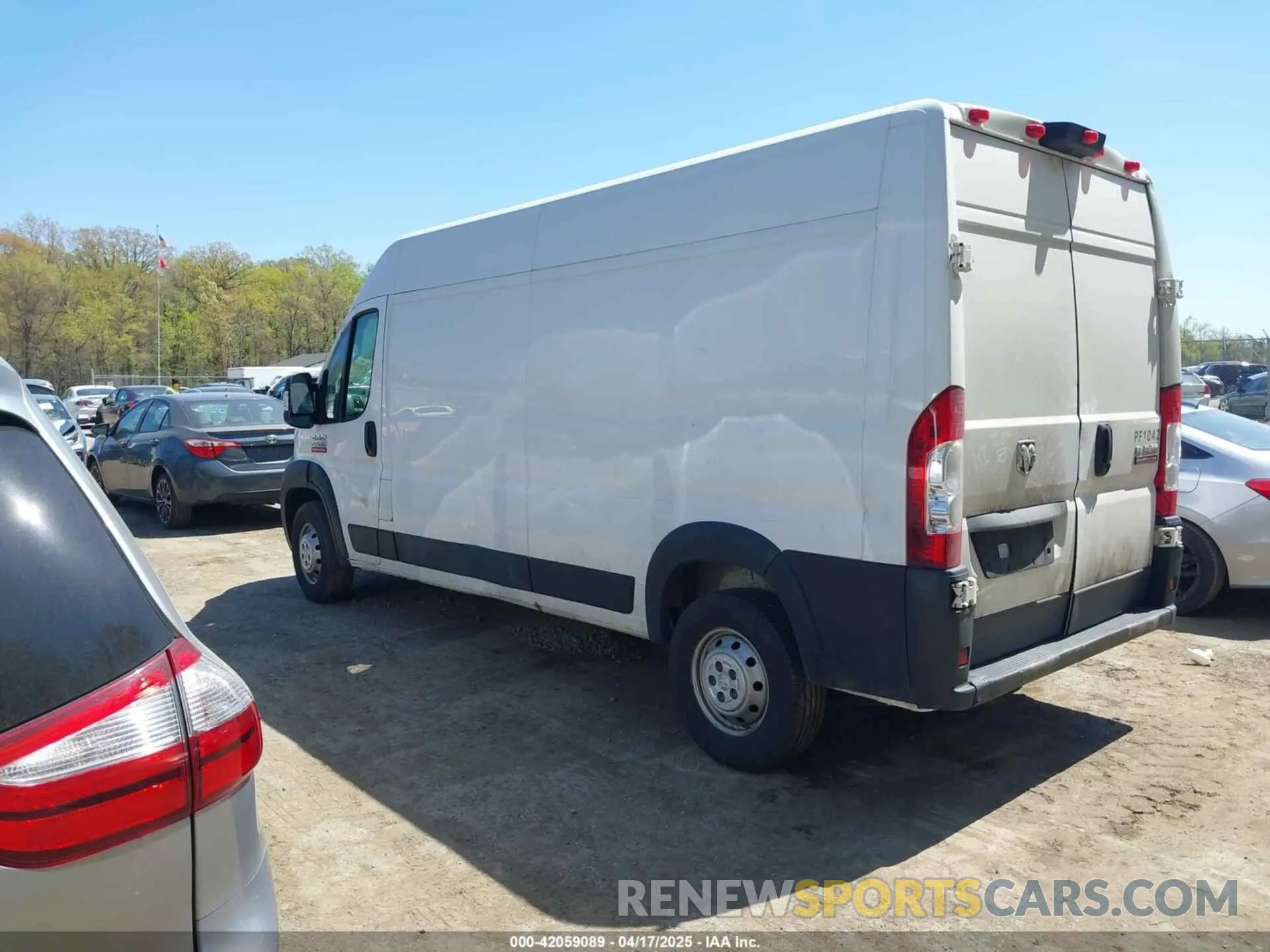 3 Photograph of a damaged car 3C6TRVDG1LE101543 RAM PROMASTER 2500 2020