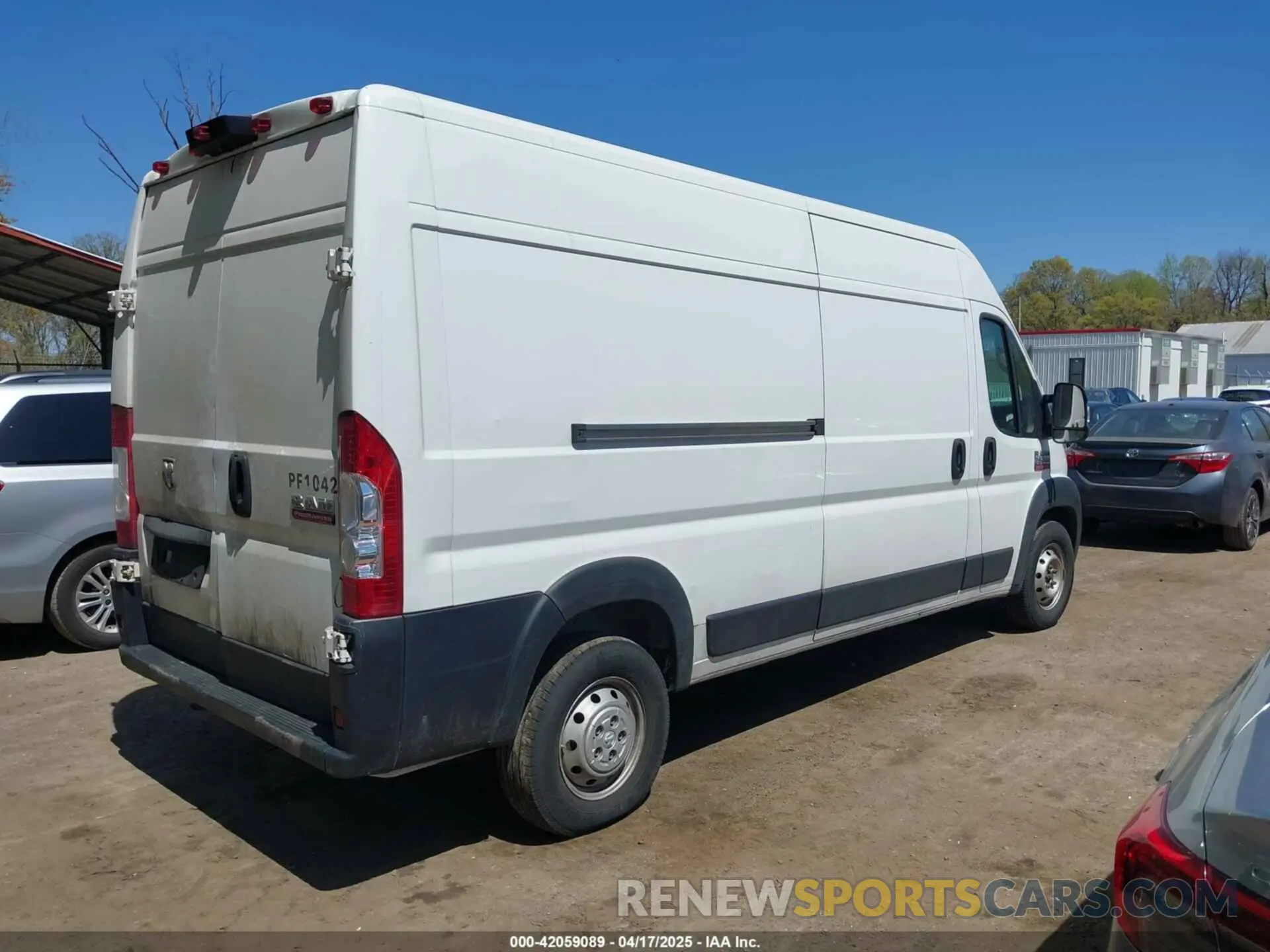 4 Photograph of a damaged car 3C6TRVDG1LE101543 RAM PROMASTER 2500 2020